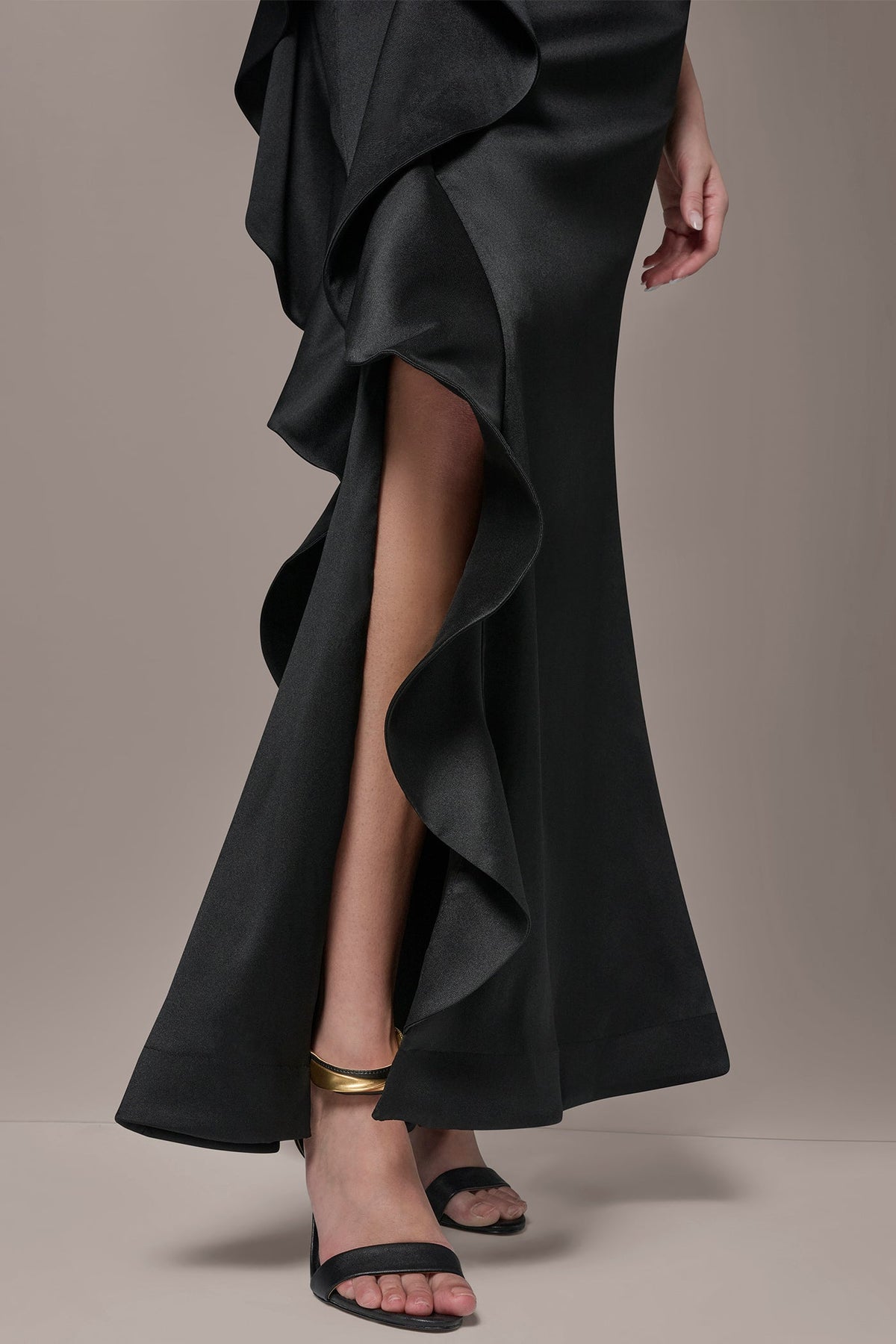 Donna Karan TAFFETA STRAPLESS RUFFLE GOWN