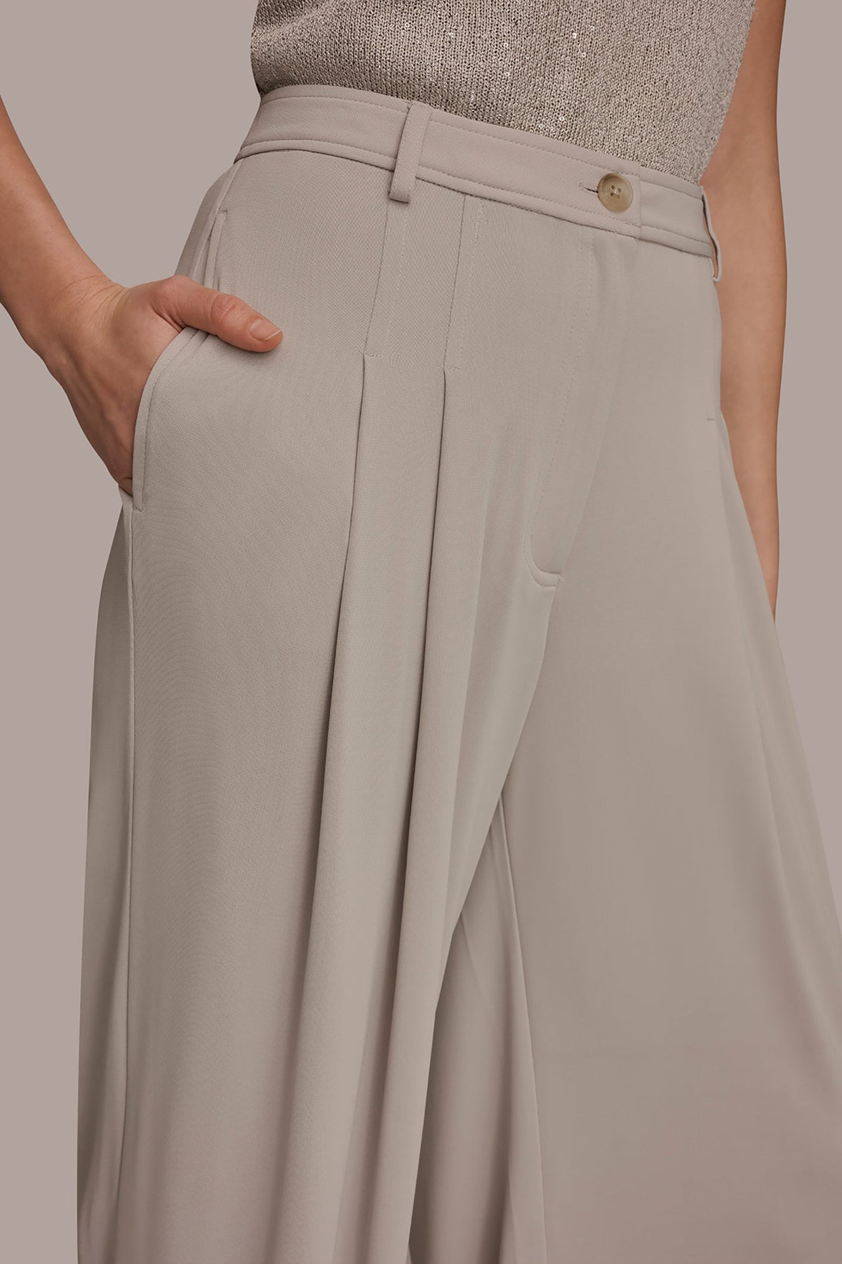 Donna Karan PLEATED KNIT PANT
