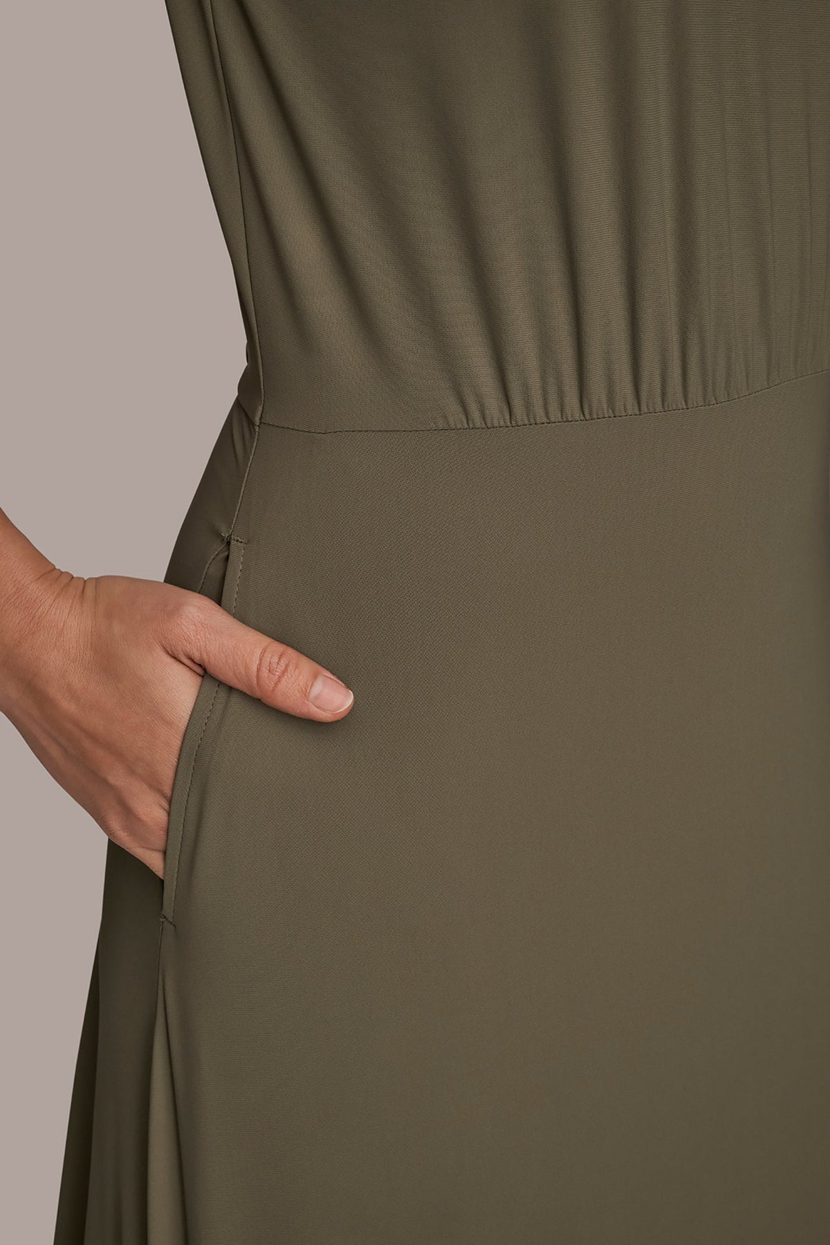Donna Karan THE MODERN TRAVEL MIDI FIT AND FLARE DRESS