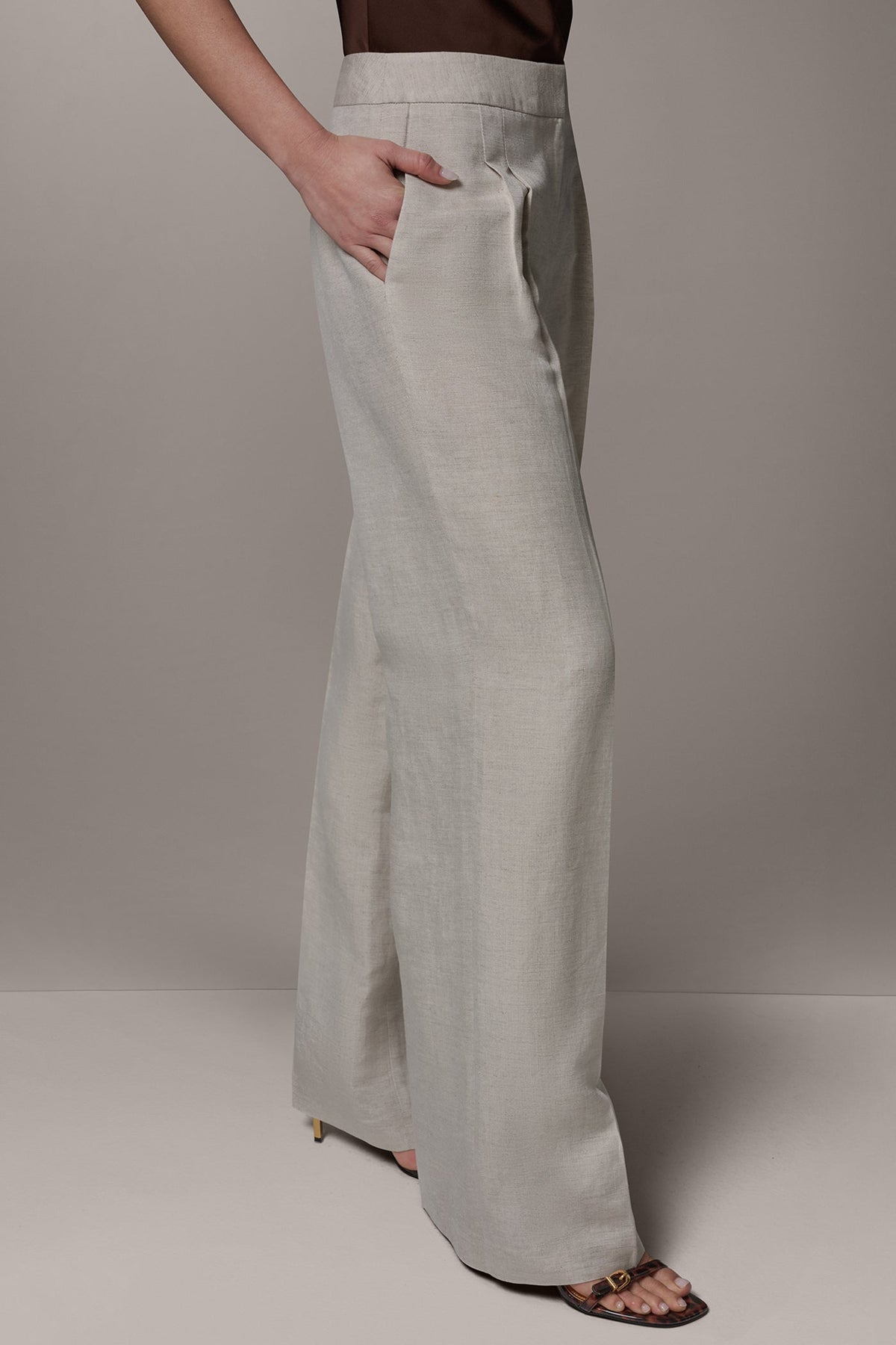 Donna Karan MID-RISE PLEATED WIDE-LEG PANT