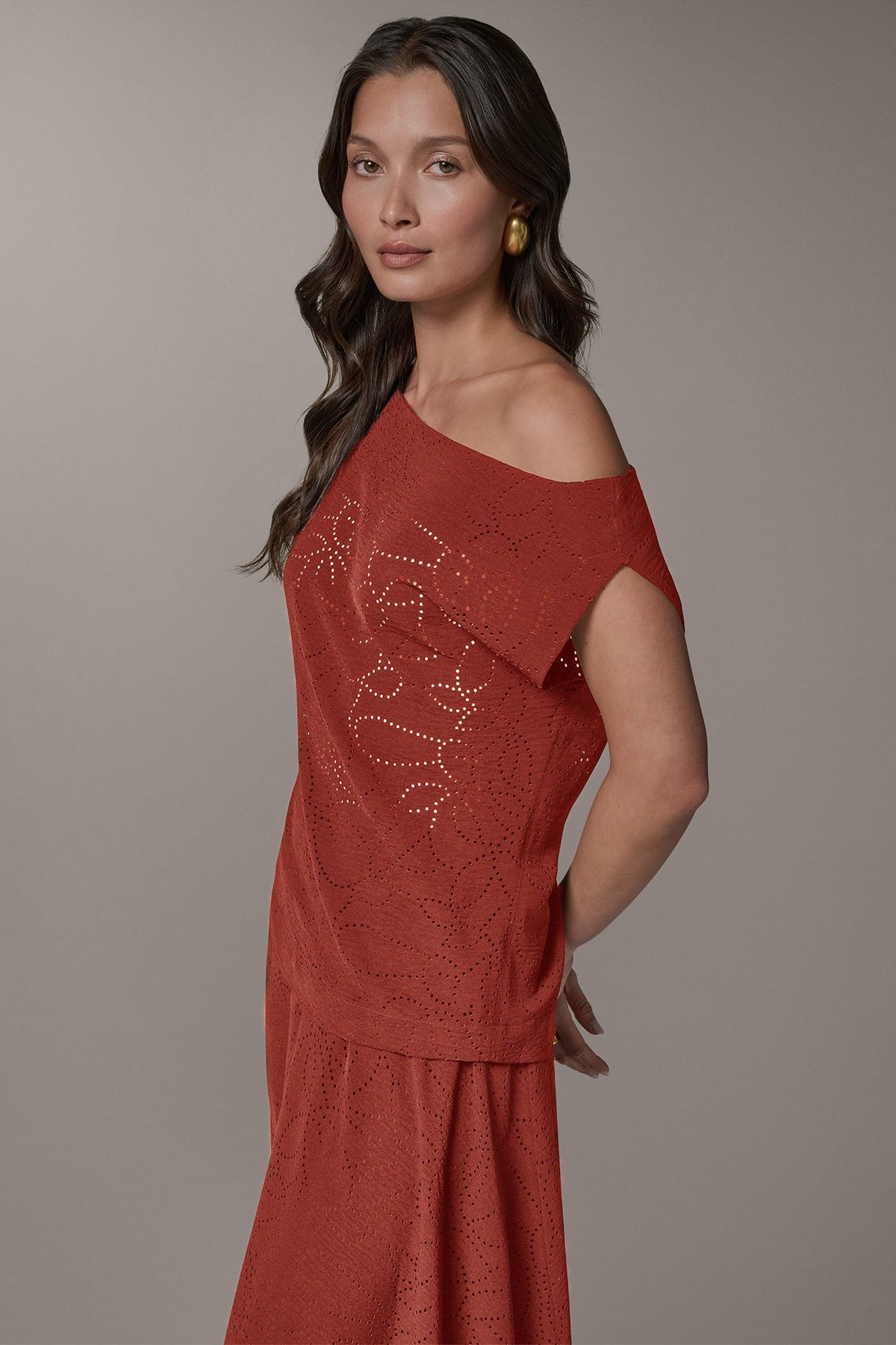 Donna Karan SLEEVELESS ASYMMETRIC LASER CUT TOP