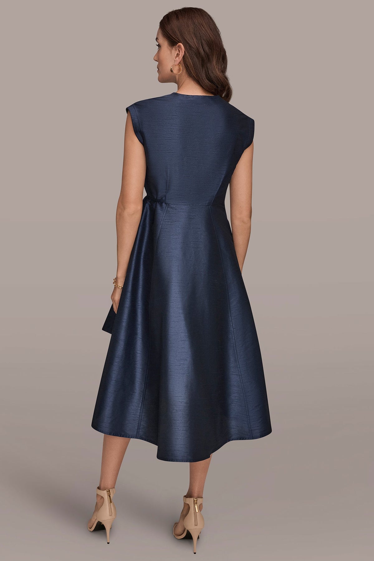 Donna Karan SLEEVELESS PLEATED MIDI WRAP DRESS