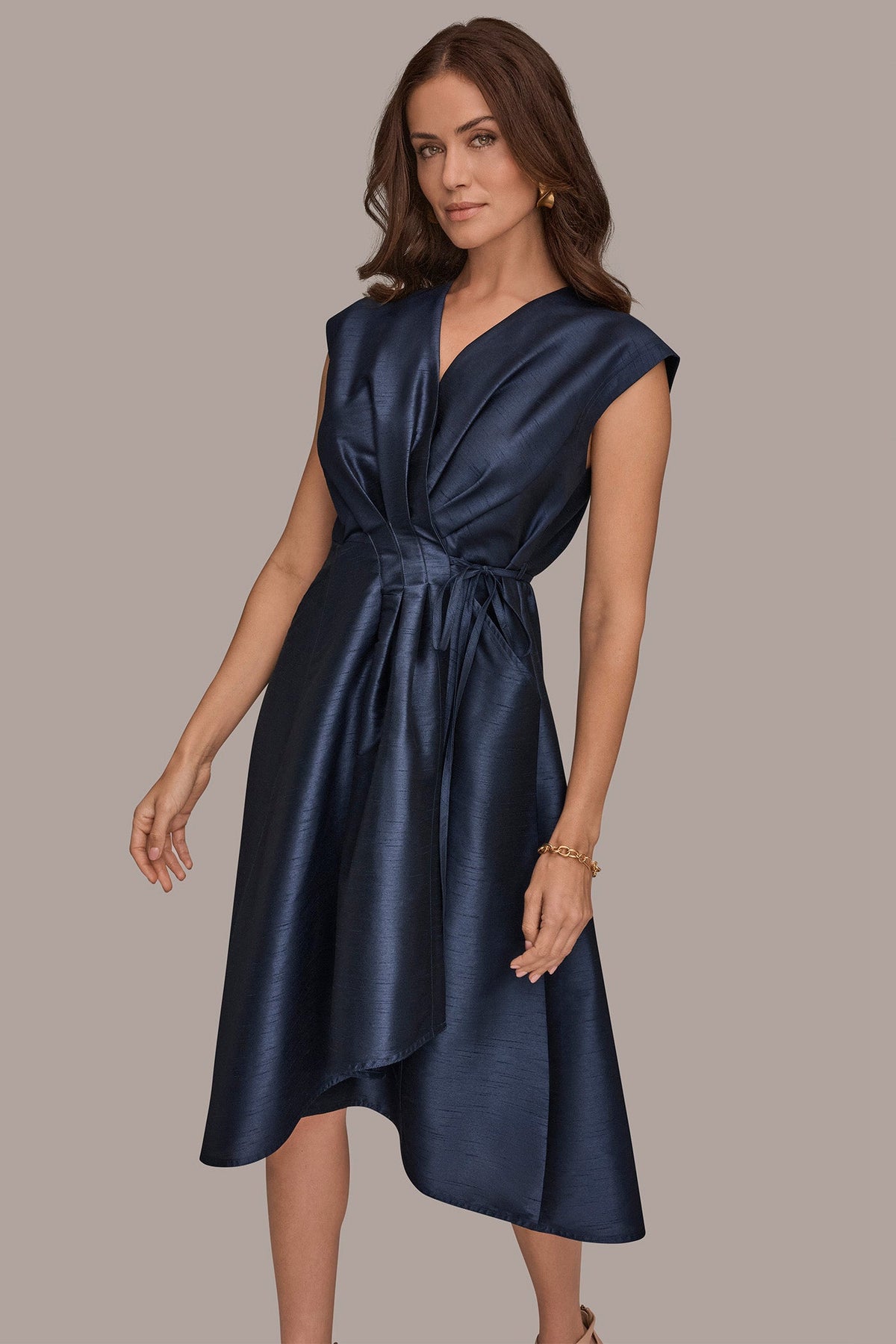 Donna Karan SLEEVELESS PLEATED MIDI WRAP DRESS