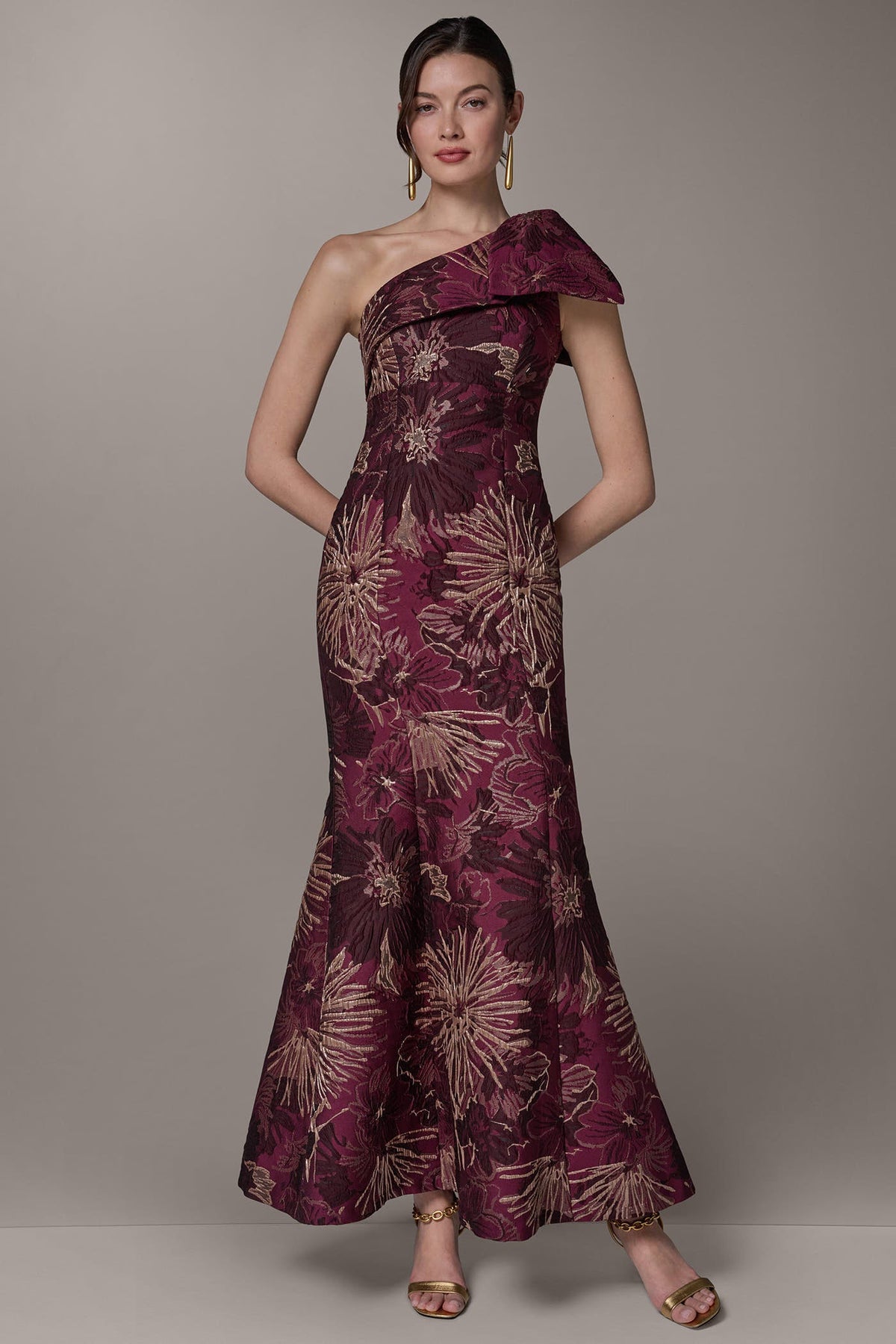Donna Karan ONE SHOULDER FLORAL TRUMPET GOWN