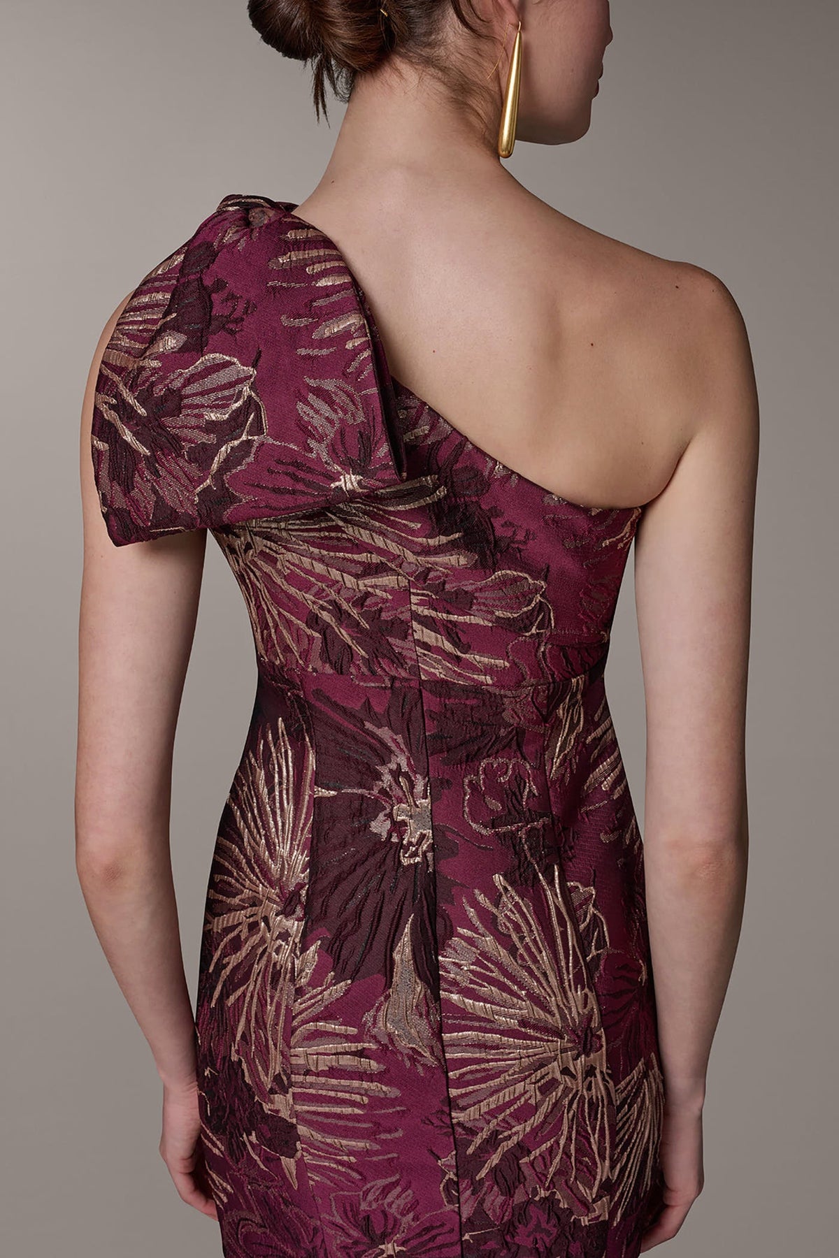 Donna Karan ONE SHOULDER FLORAL TRUMPET GOWN
