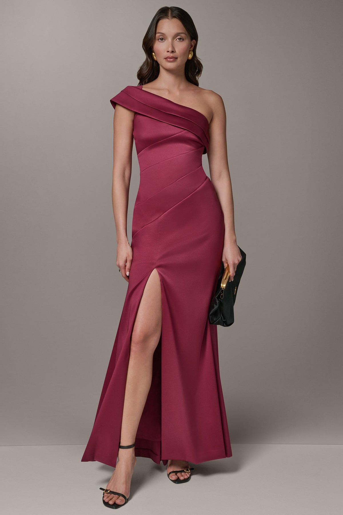 Donna Karan ONE-SHOULDER GOWN