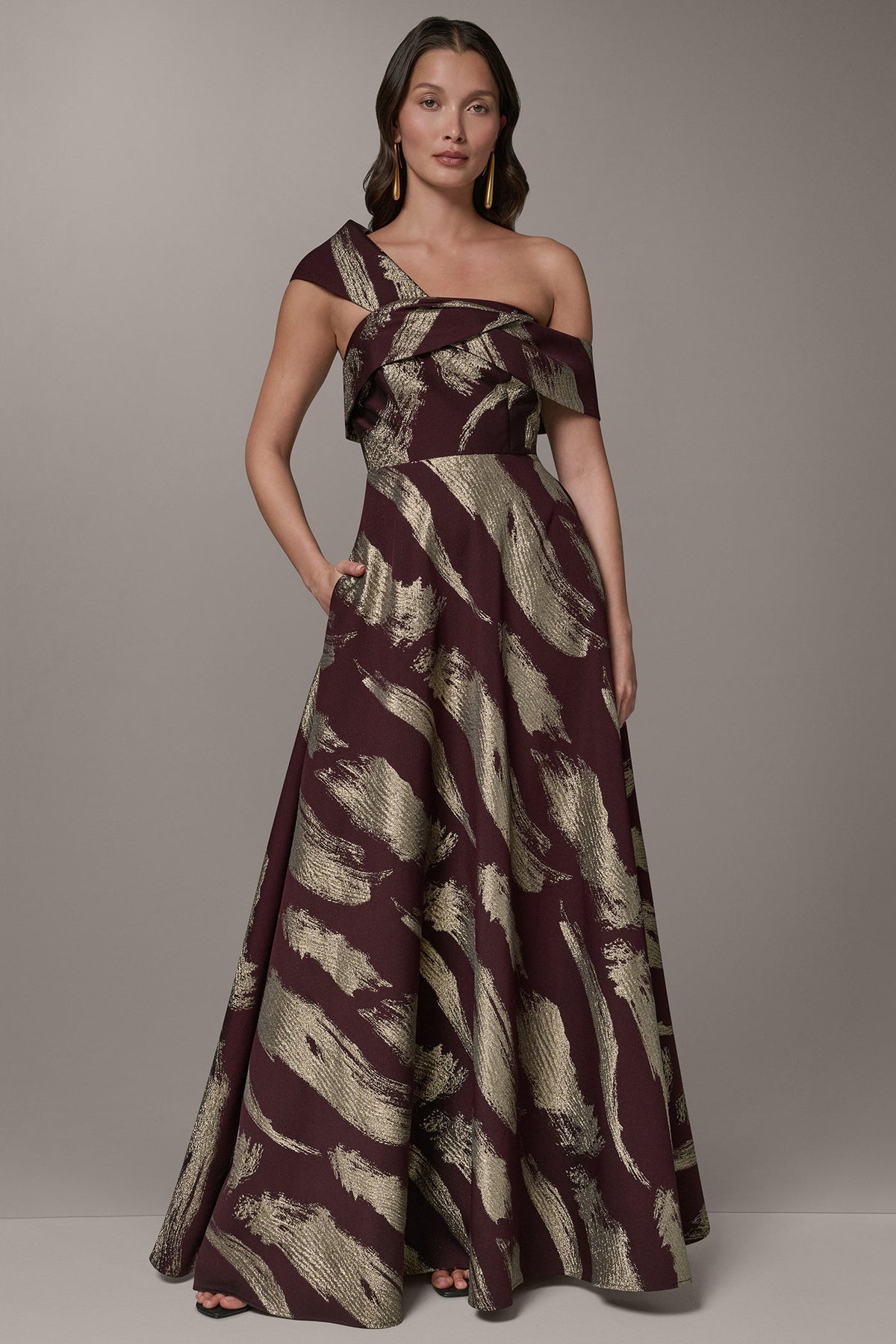 Donna Karan ONE SHOULDER METALLIC BRUSHTROKE GOWN