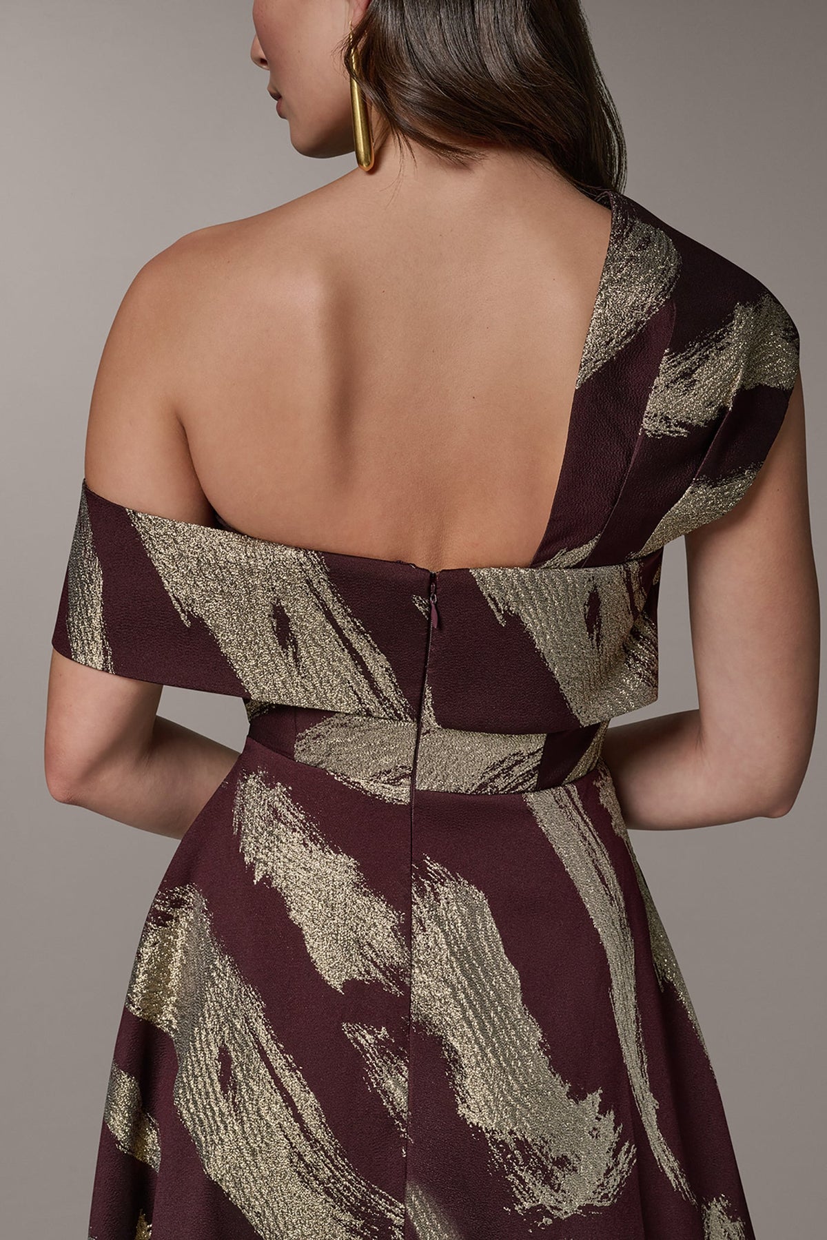 Donna Karan ONE SHOULDER METALLIC BRUSHTROKE GOWN