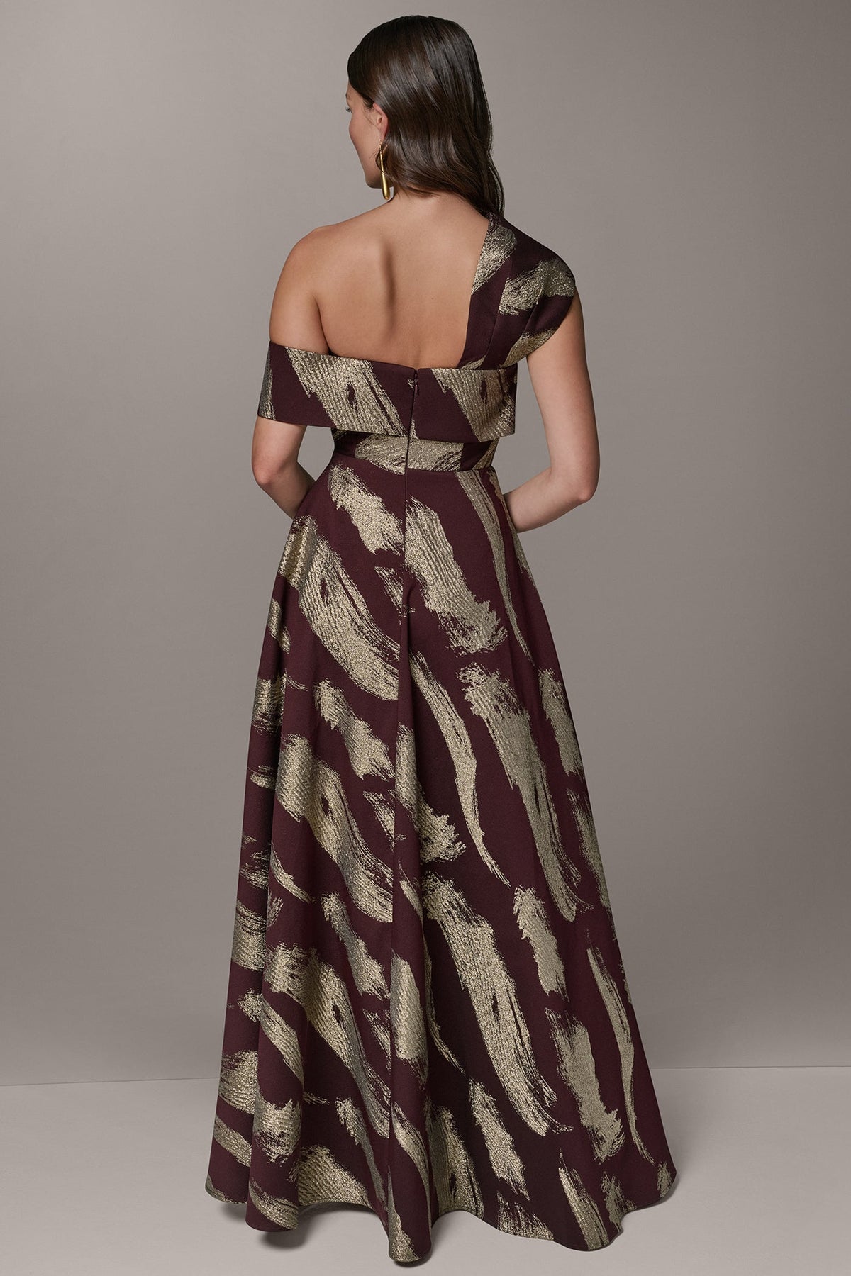 Donna Karan ONE SHOULDER METALLIC BRUSHTROKE GOWN