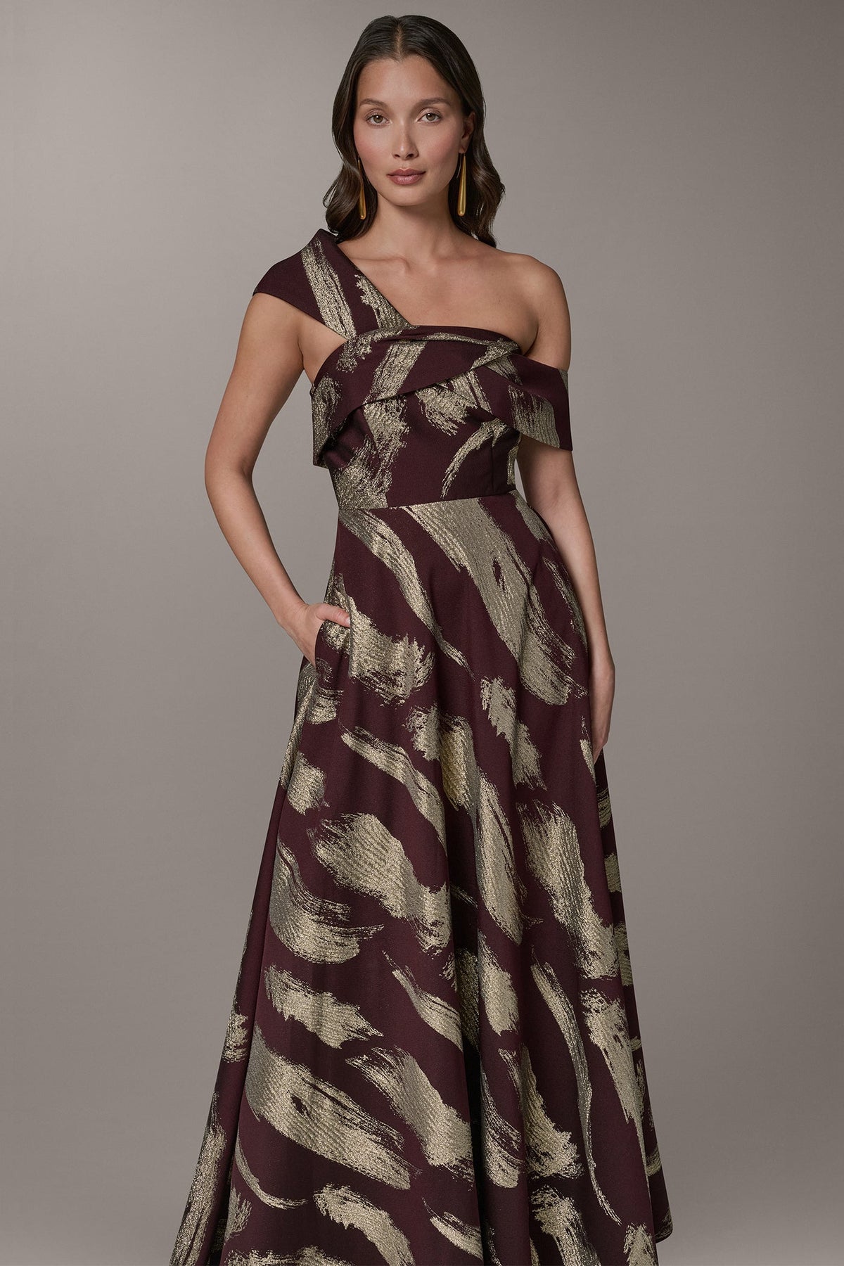 Donna Karan ONE SHOULDER METALLIC BRUSHTROKE GOWN