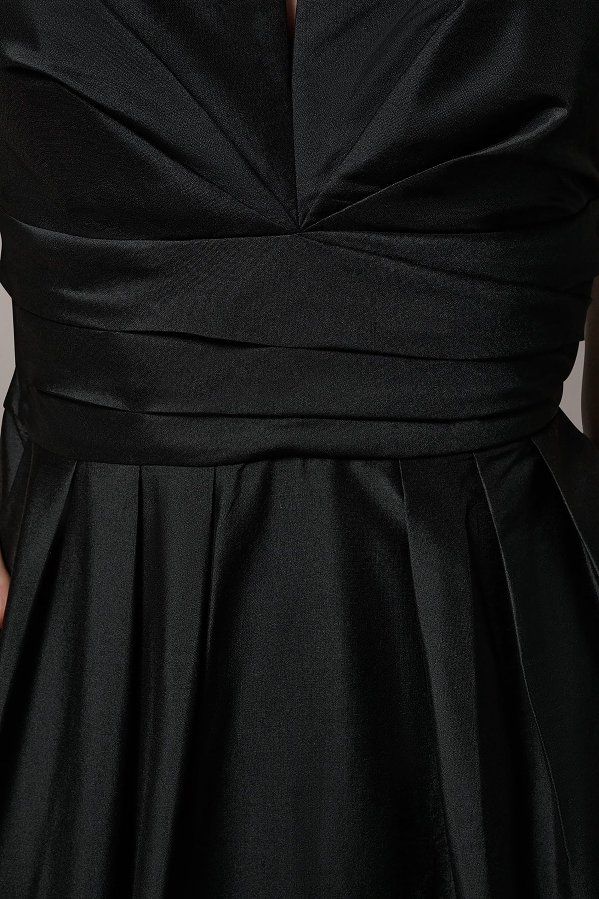Donna Karan SLEEVELESS V-NECK TAFFETA MIDI COCKTAIL DRESS