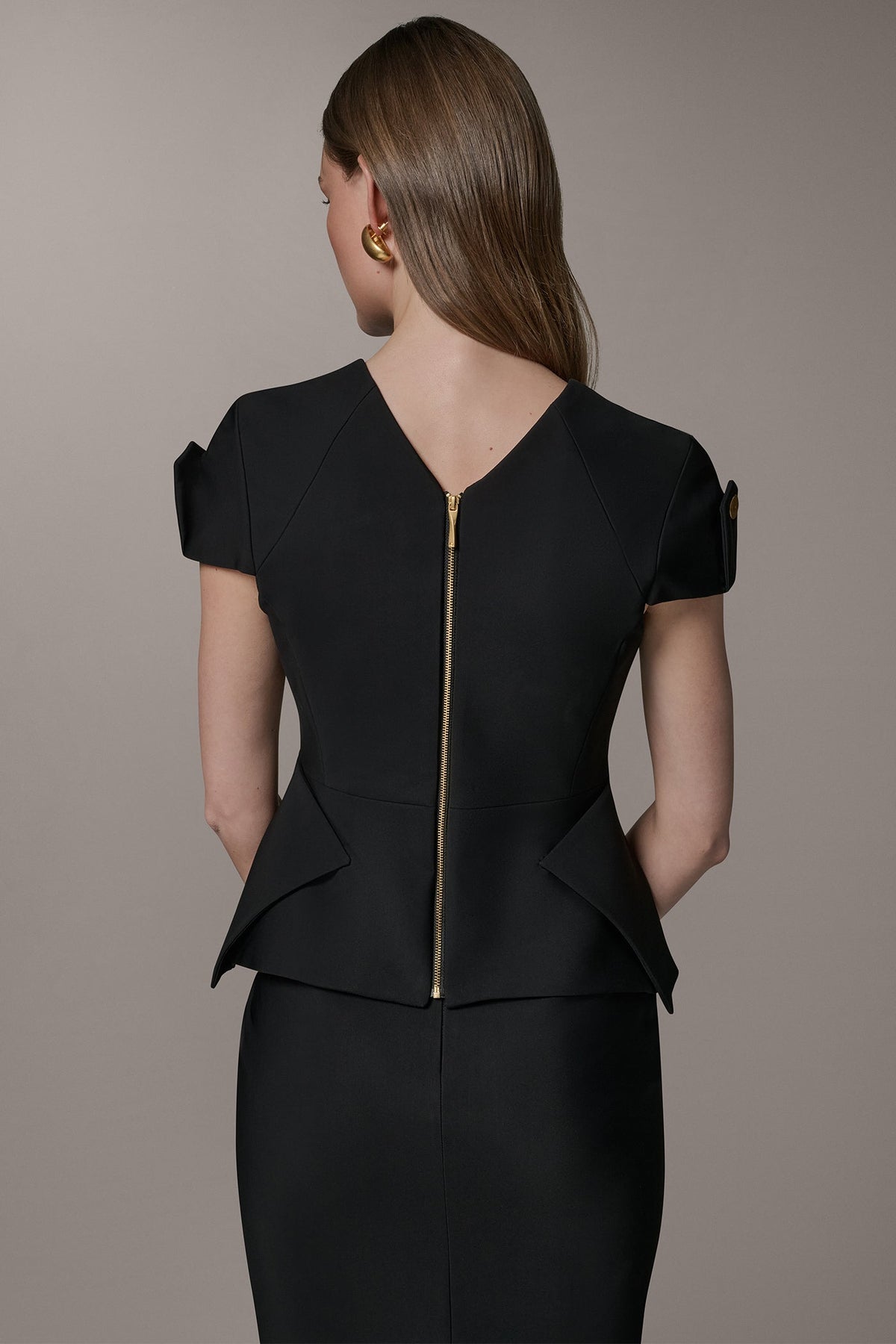 Donna Karan SHORT SLEEVE PEPLUM TOP