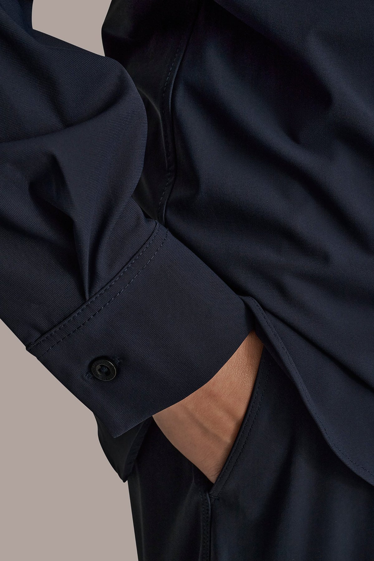 Donna Karan THE MODERN TRAVEL BUTTON-DOWN SHIRT