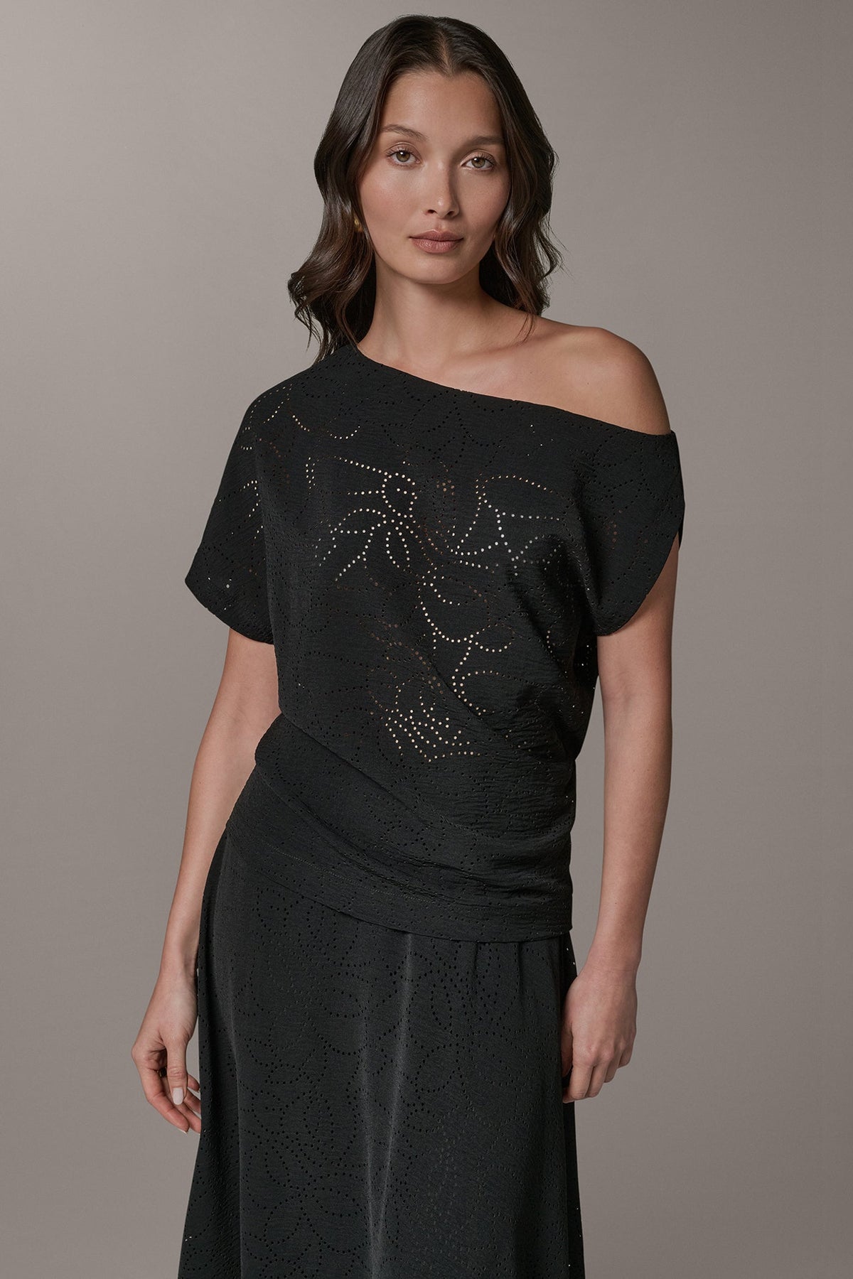 Donna Karan SLEEVELESS ASYMMETRIC LASER CUT TOP