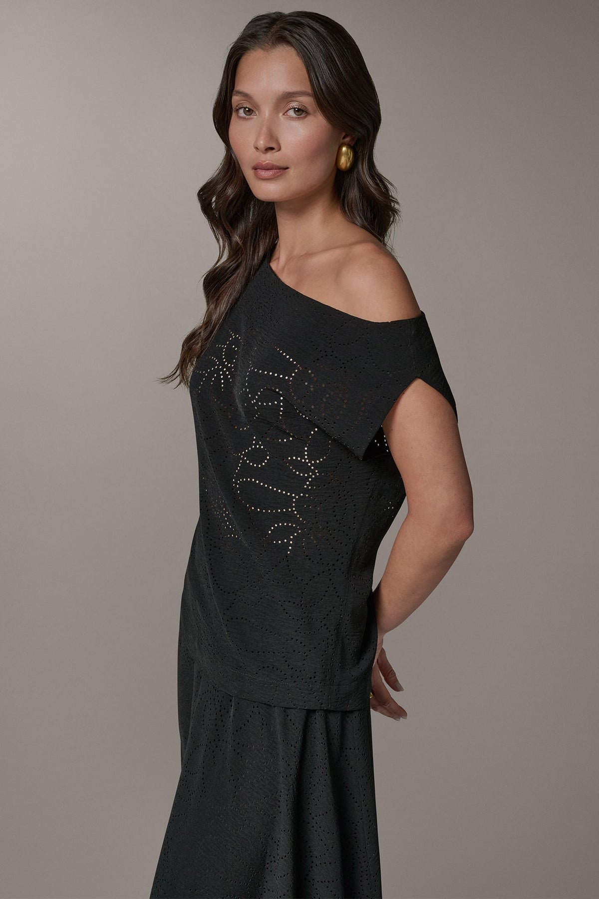Donna Karan SLEEVELESS ASYMMETRIC LASER CUT TOP