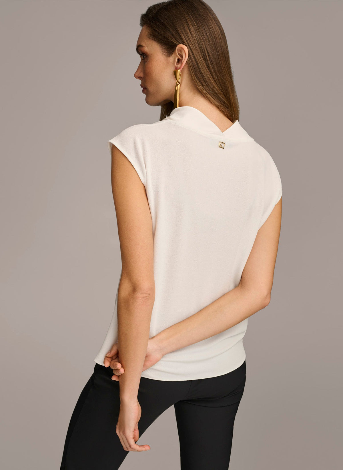Donna Karan SLEEVELESS COWL NECK TOP