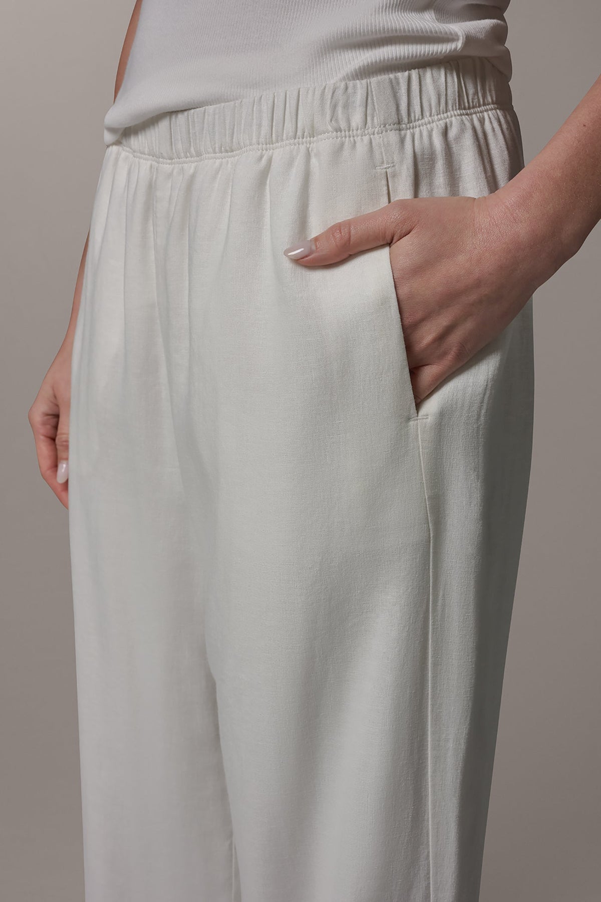 Donna Karan MID-RISE STRAIGHT-LEG ANKLE PANT