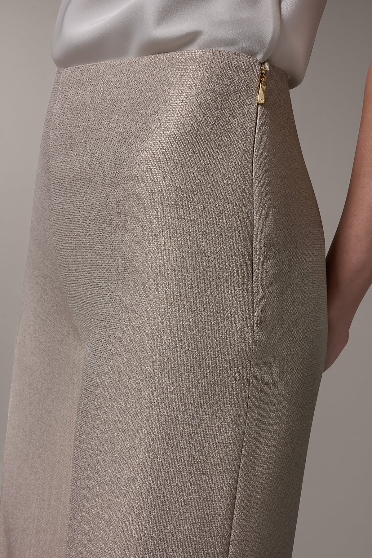 Donna Karan EXTRA HIGH-RISE METALLIC WIDE-LEG PANT