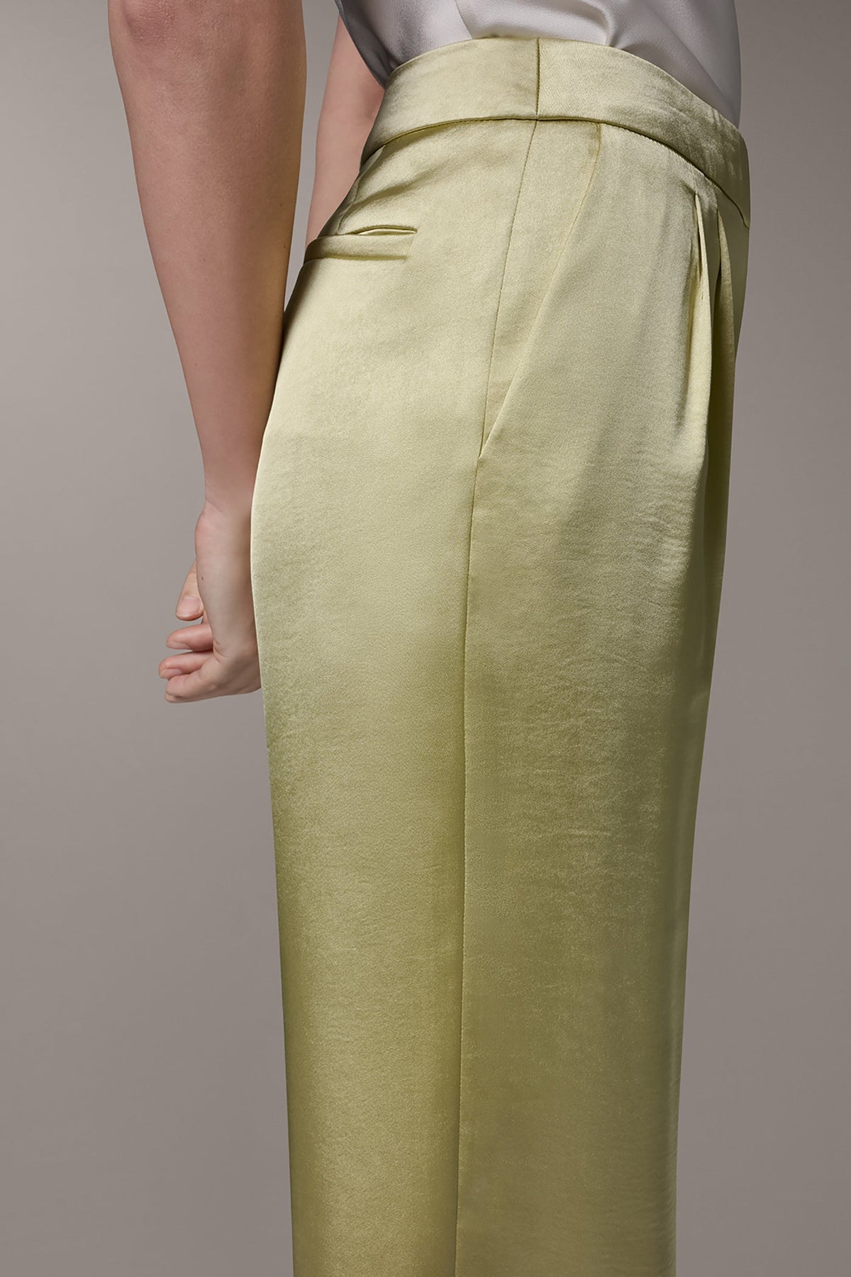 Donna Karan MID-RISE PLEATED WIDE-LEG PANT