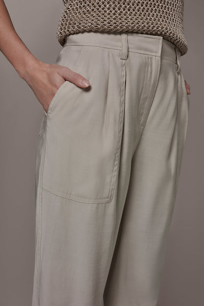 Donna Karan EXTRA HIGH-RISE UTILITY PANT
