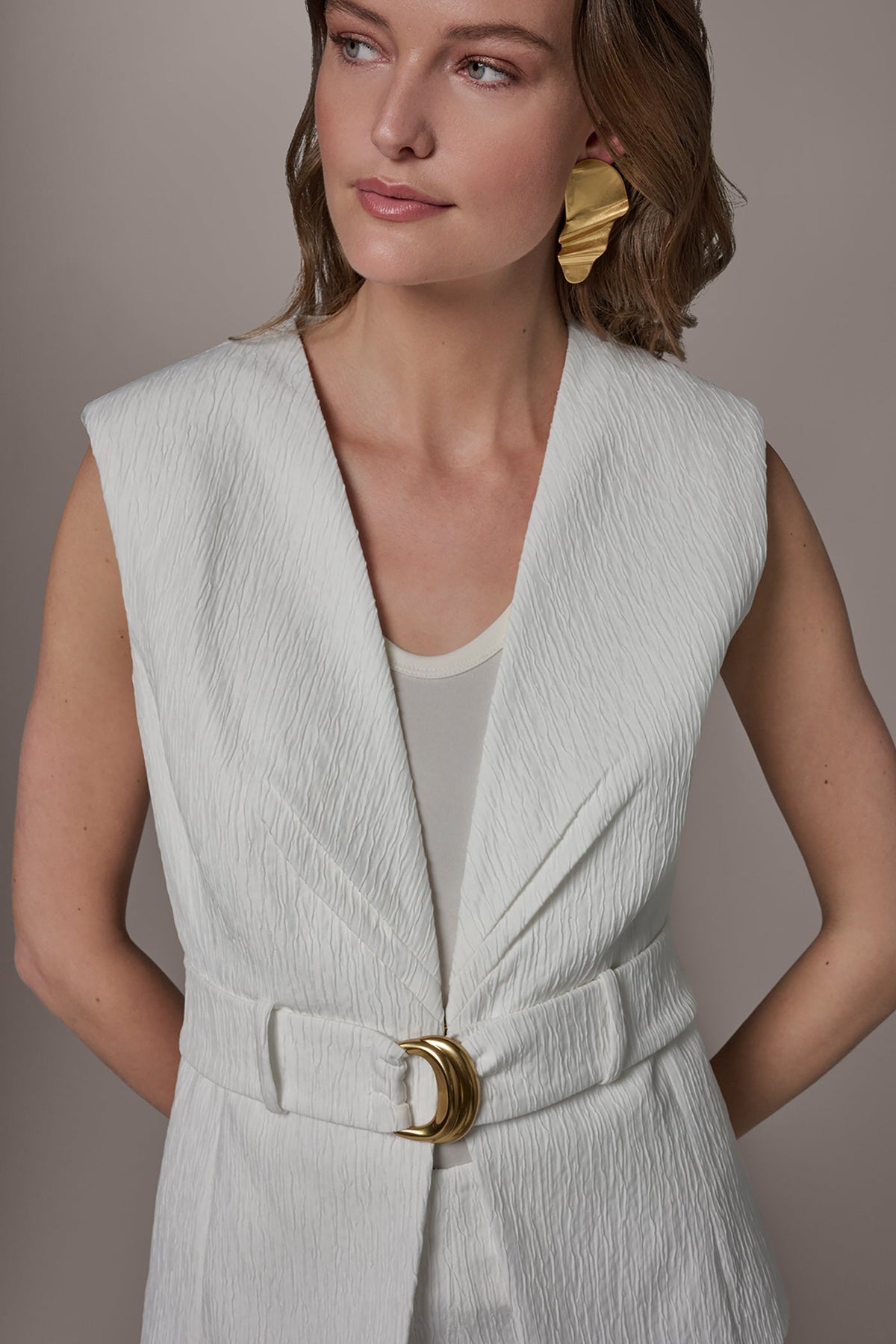 Donna Karan EXTENDED SHOULDER VEST