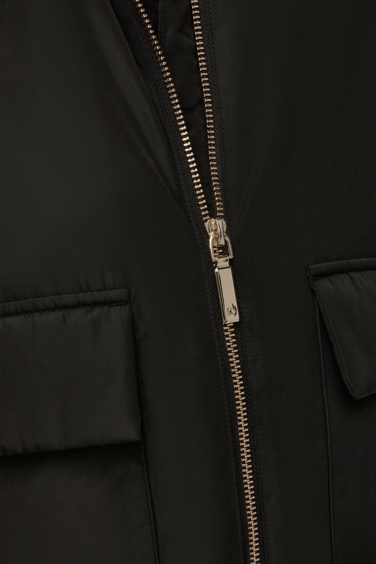 Donna Karan HOODED LIGHT QUILT JACKET