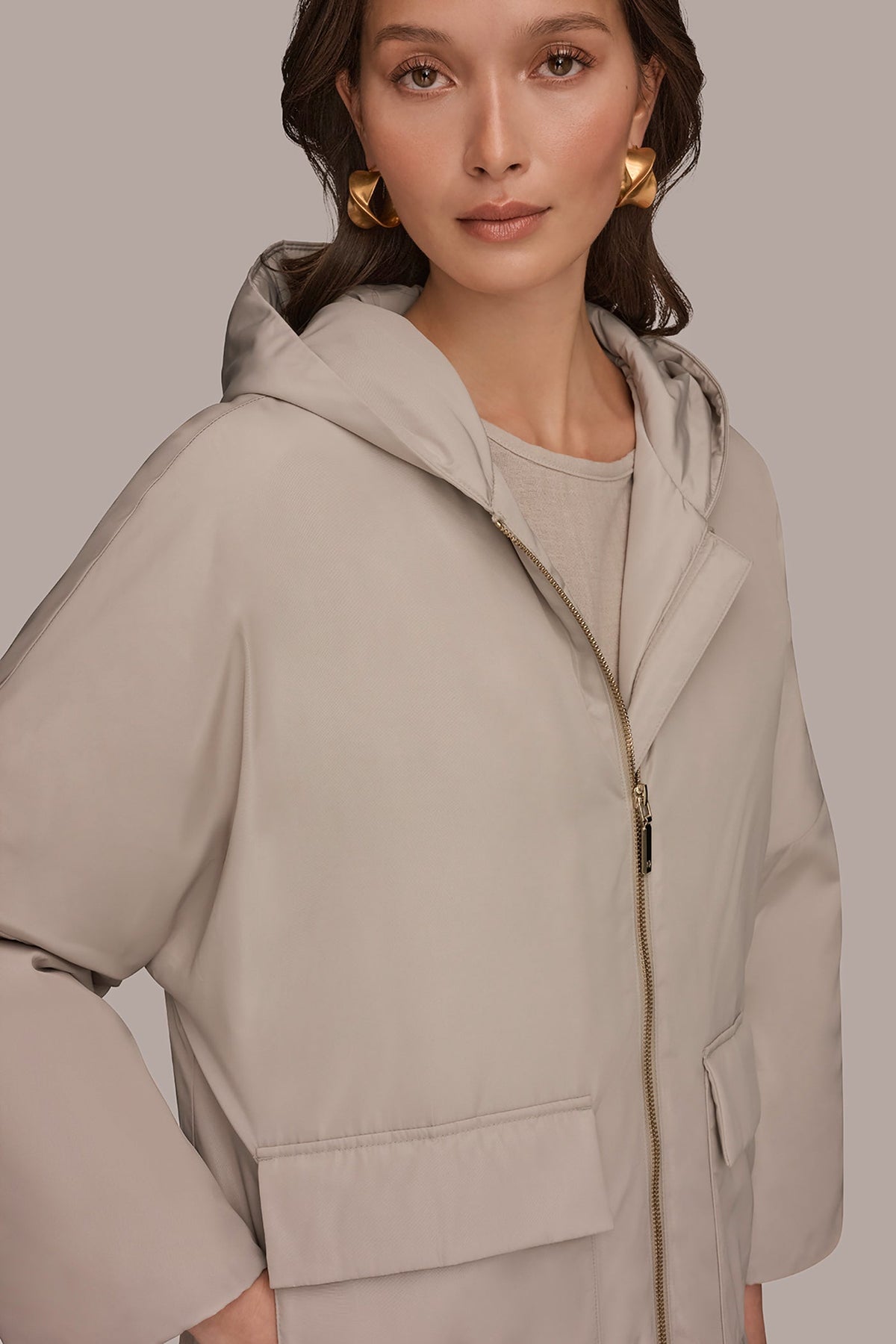 Donna Karan HOODED LIGHT QUILT JACKET