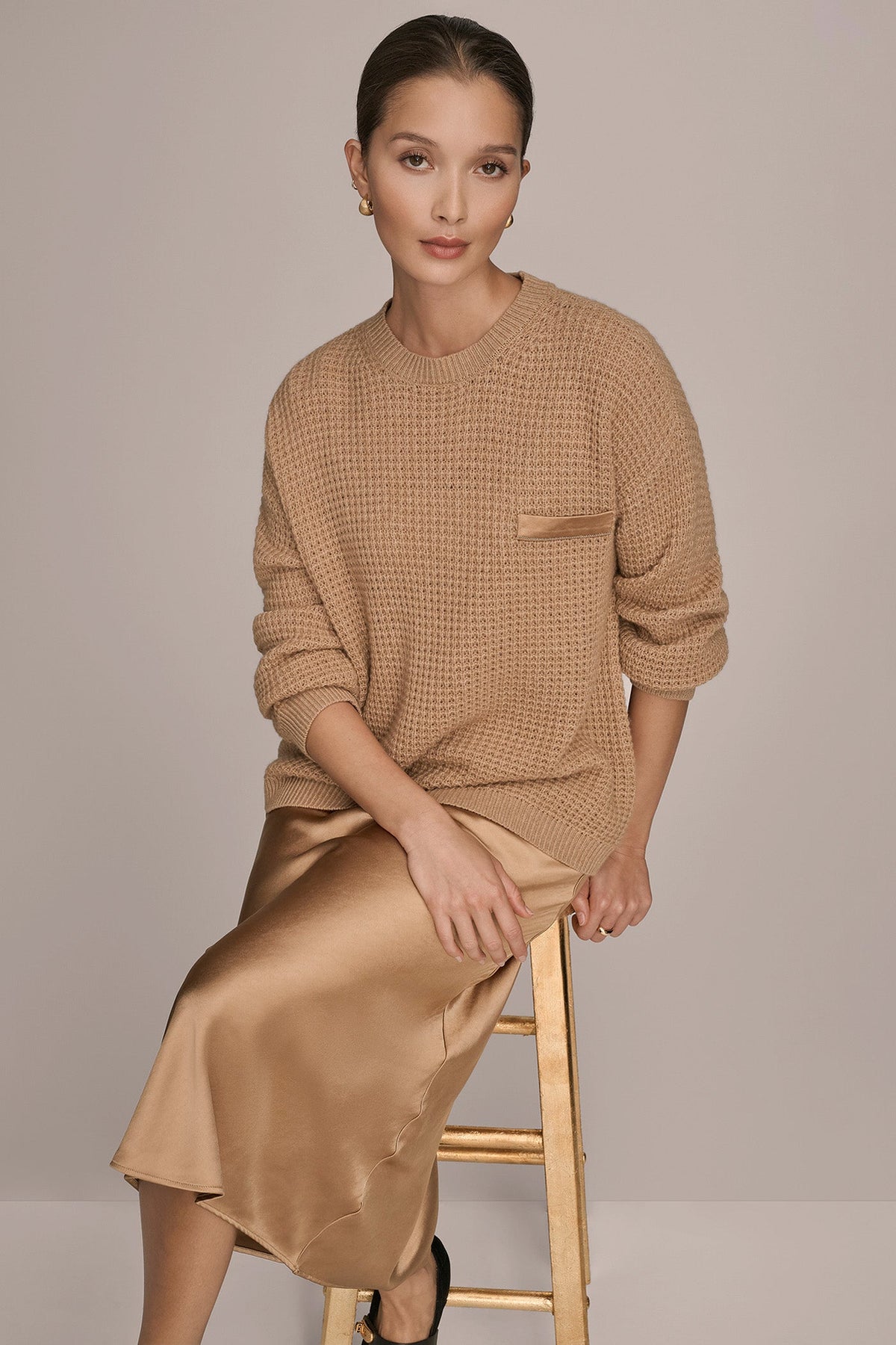 Donna Karan WOOL AND CASHMERE-BLEND POCKET SWEATER