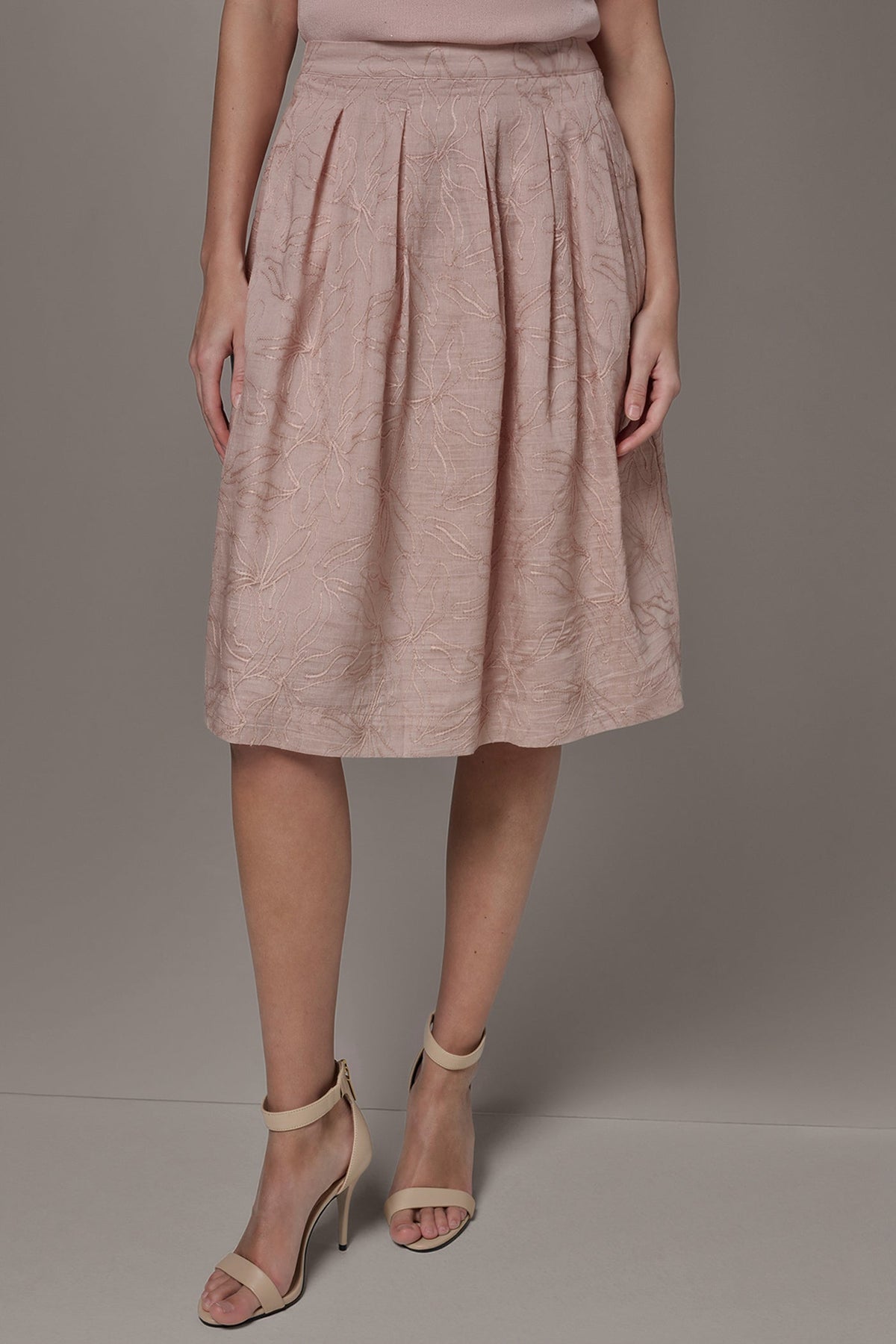 Donna Karan FLORAL EMBROIDERED PLEATED A-LINE SKIRT