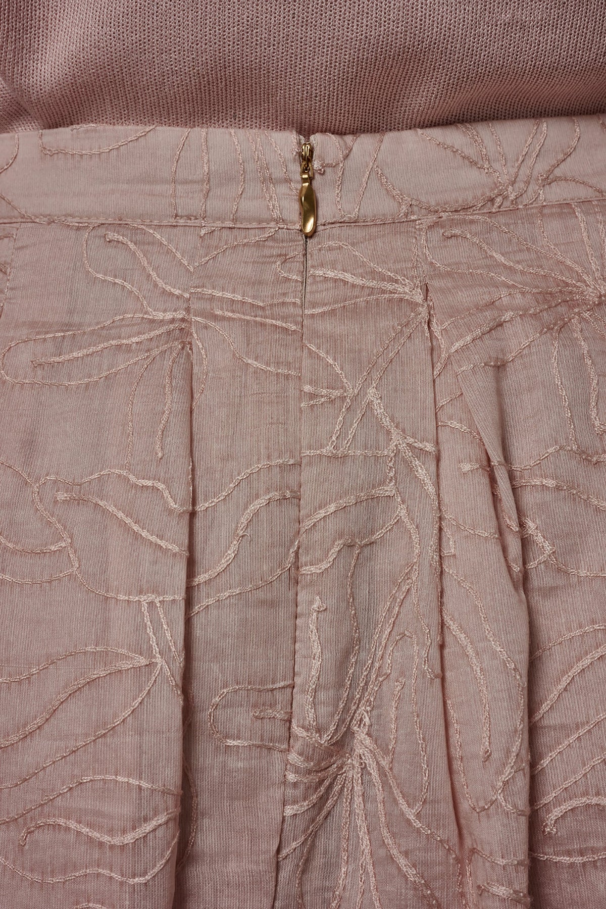 Donna Karan FLORAL EMBROIDERED PLEATED A-LINE SKIRT