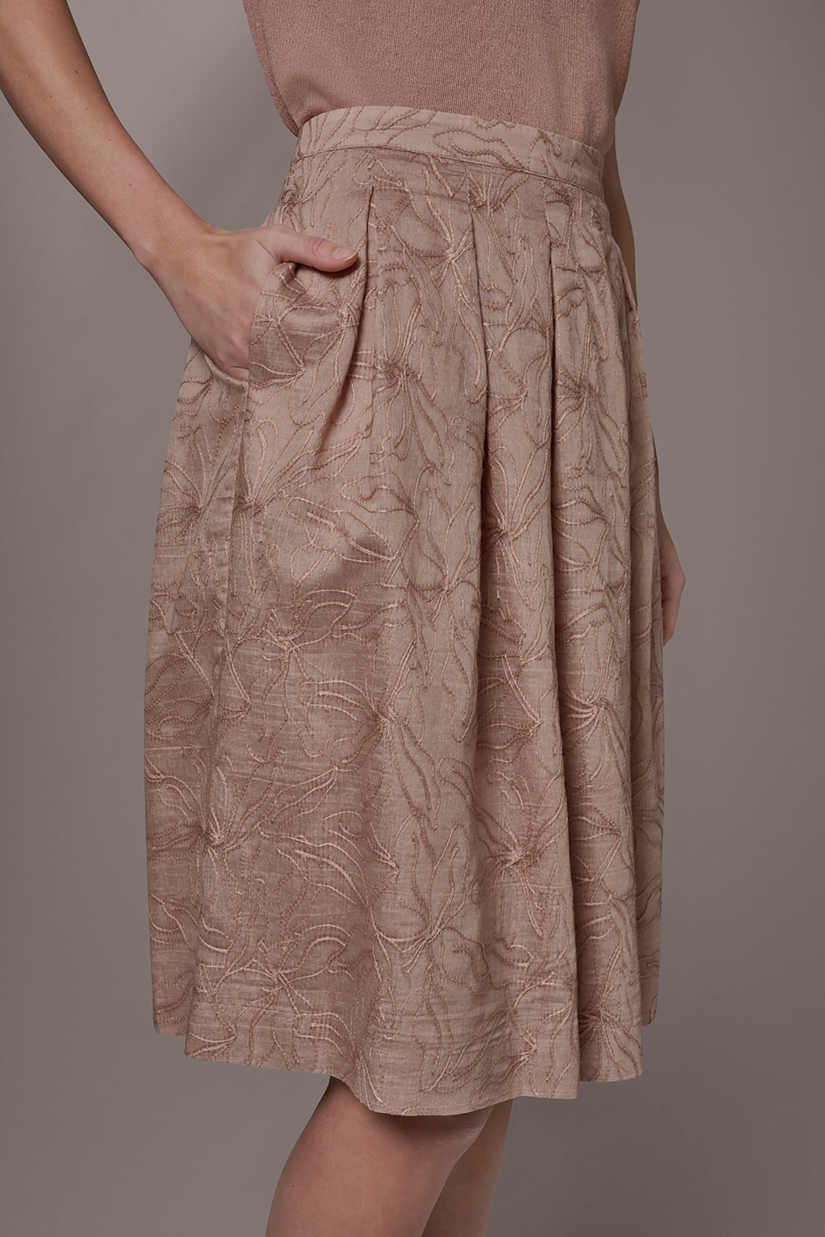 Donna Karan FLORAL EMBROIDERED PLEATED A-LINE SKIRT