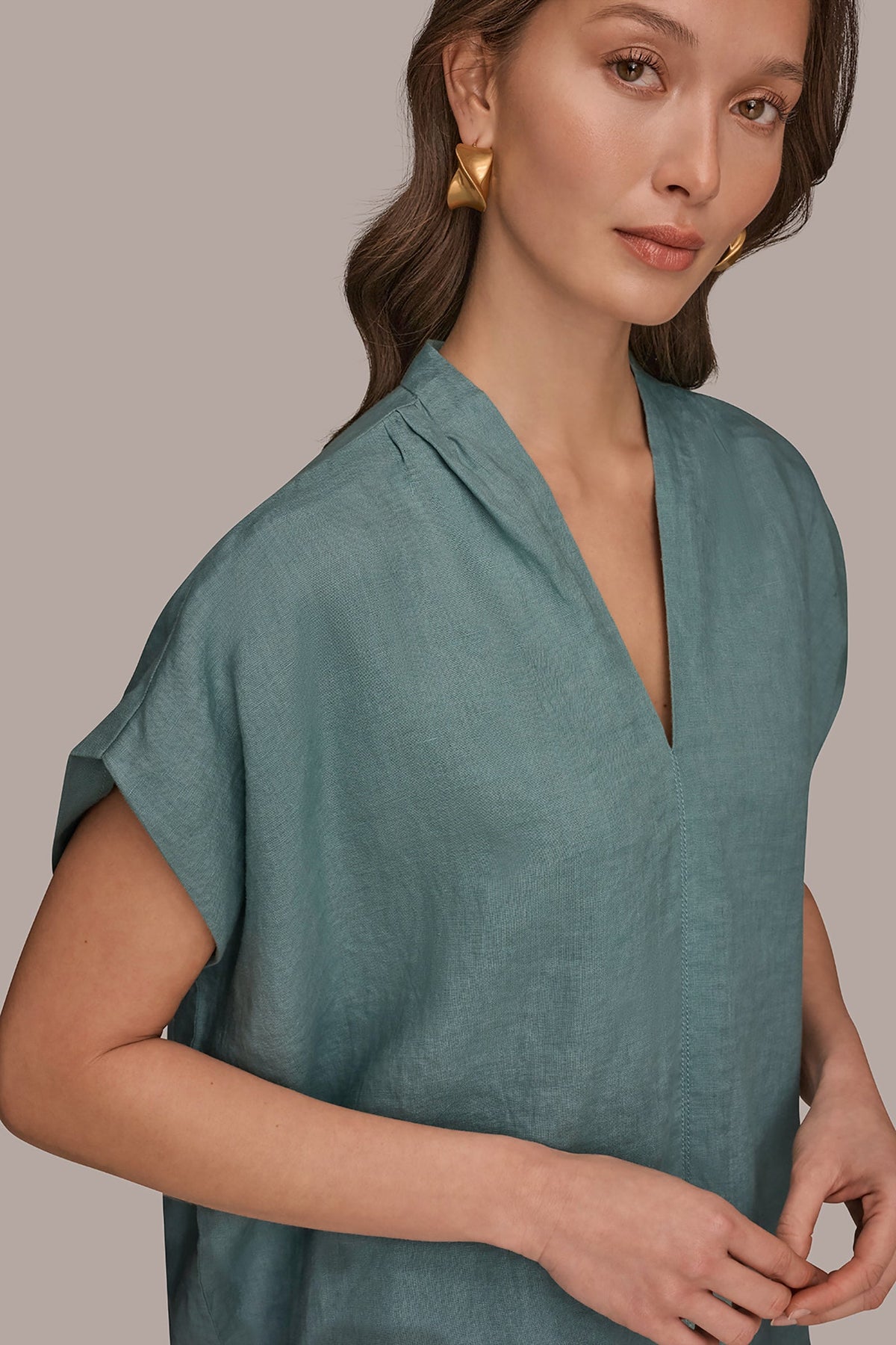 Donna Karan LINEN SLEEVELESS BLOUSE