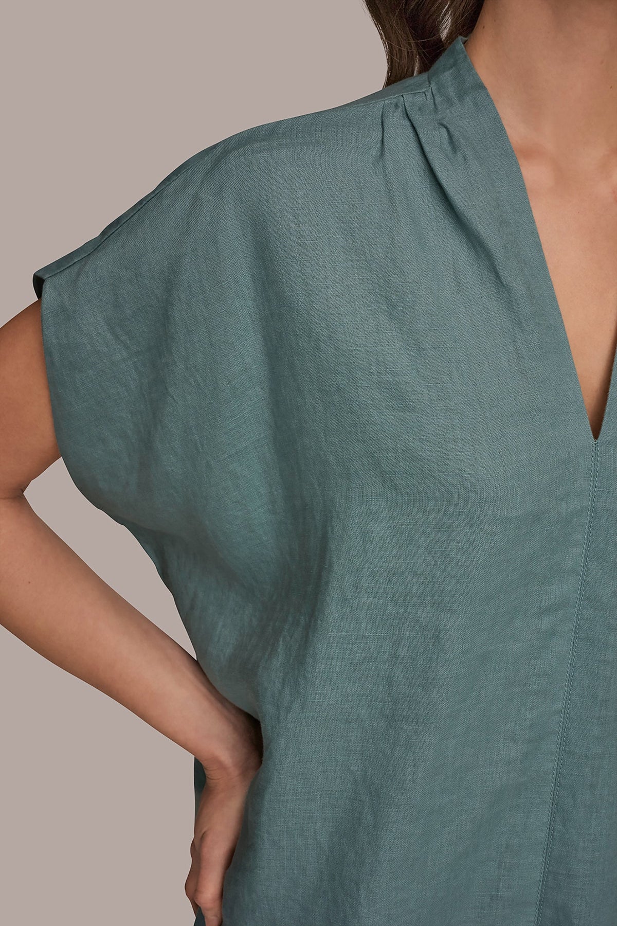 Donna Karan LINEN SLEEVELESS BLOUSE