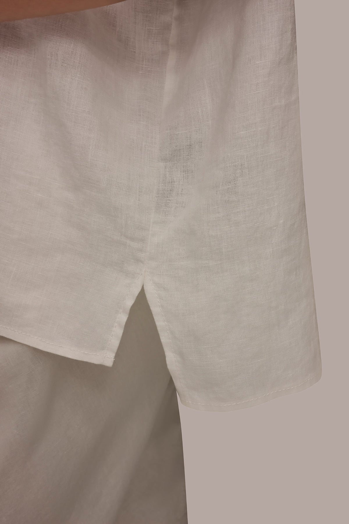 Donna Karan LINEN SLEEVELESS BLOUSE