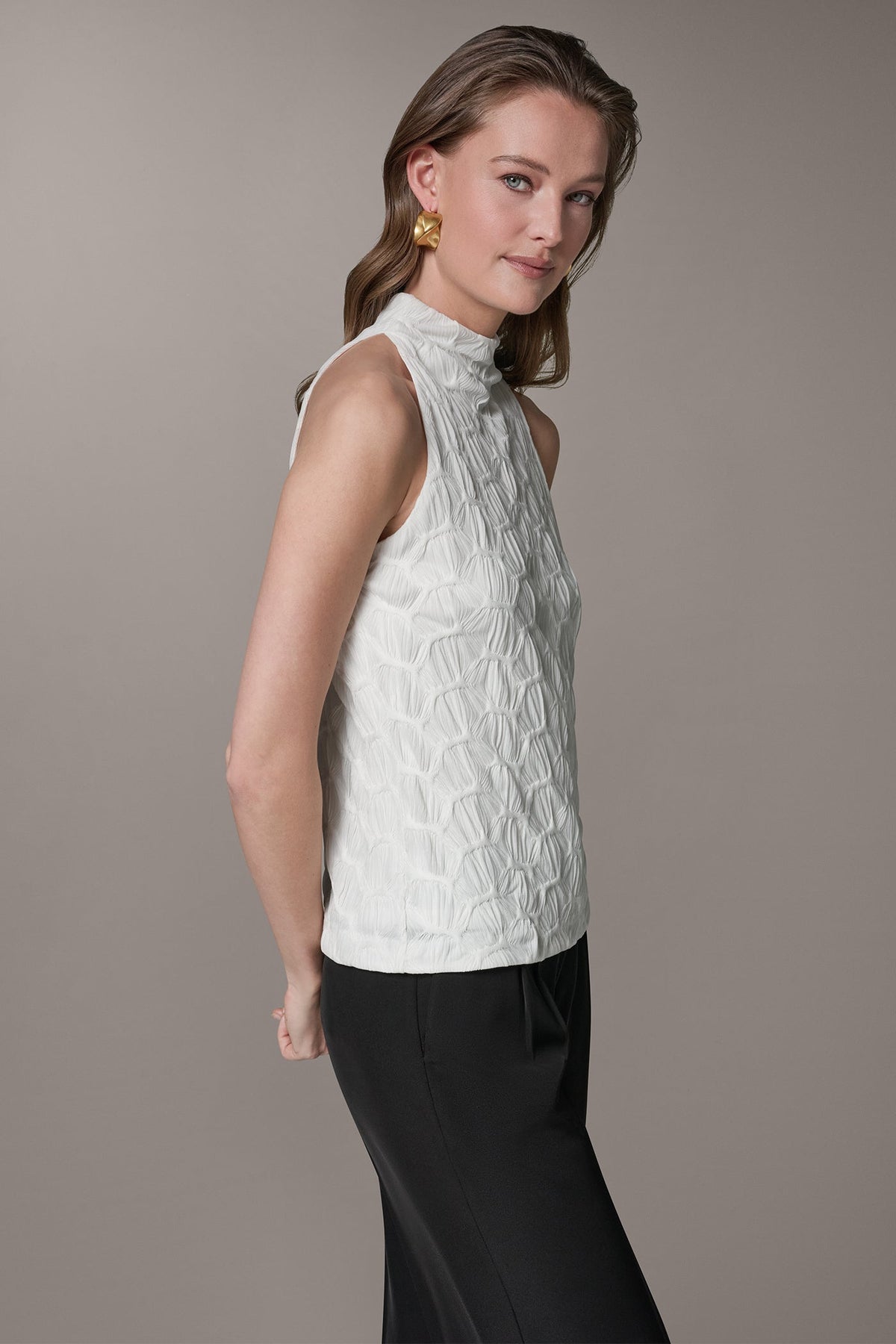 Donna Karan SLEEVELESS MOCK NECK BLOUSE