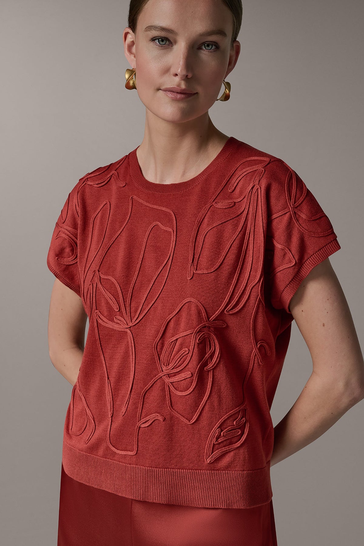 Donna Karan SHORT SLEEVE GEOMETRIC SWEATER