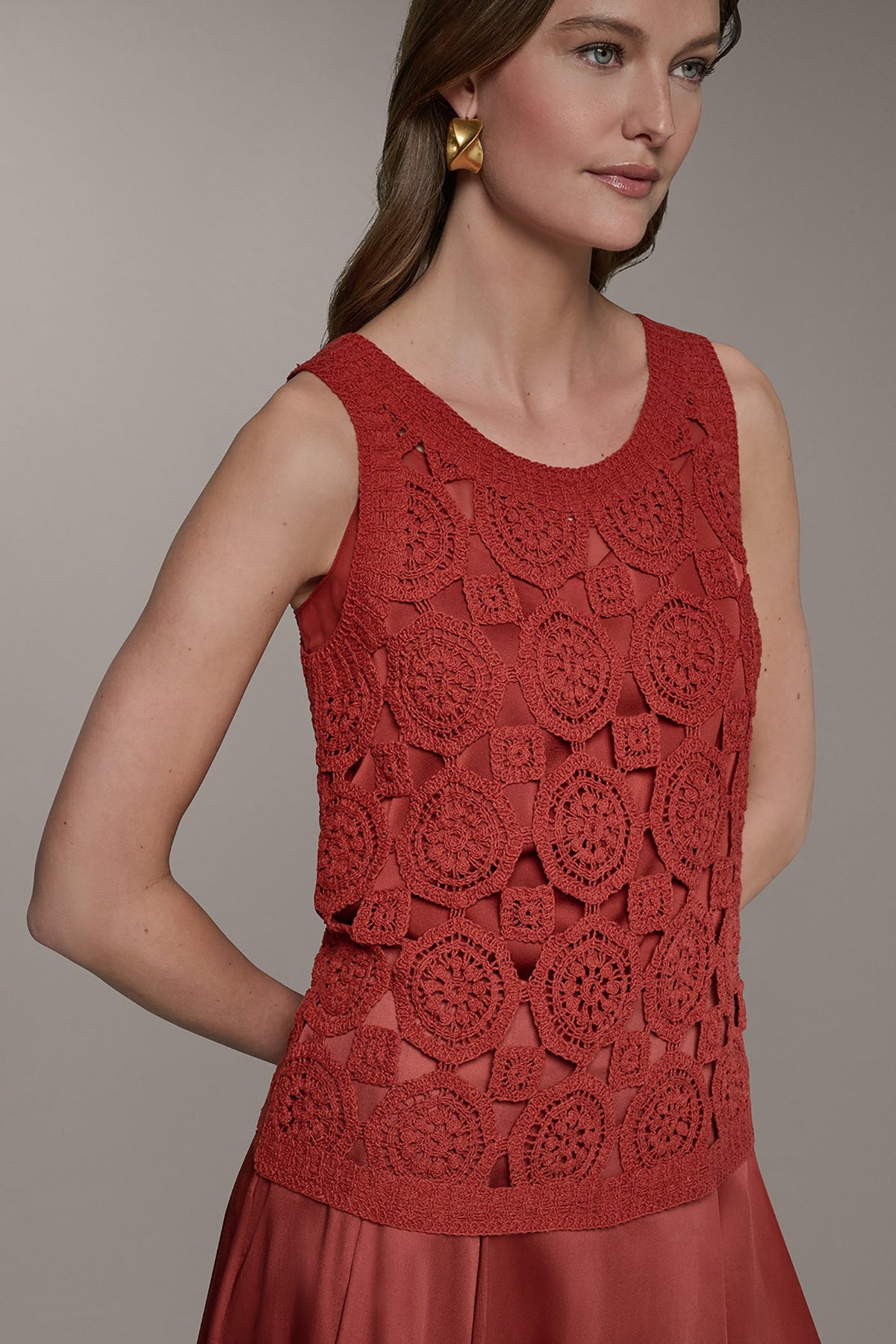 Donna Karan SLEEVELESS CROCHET SHELL