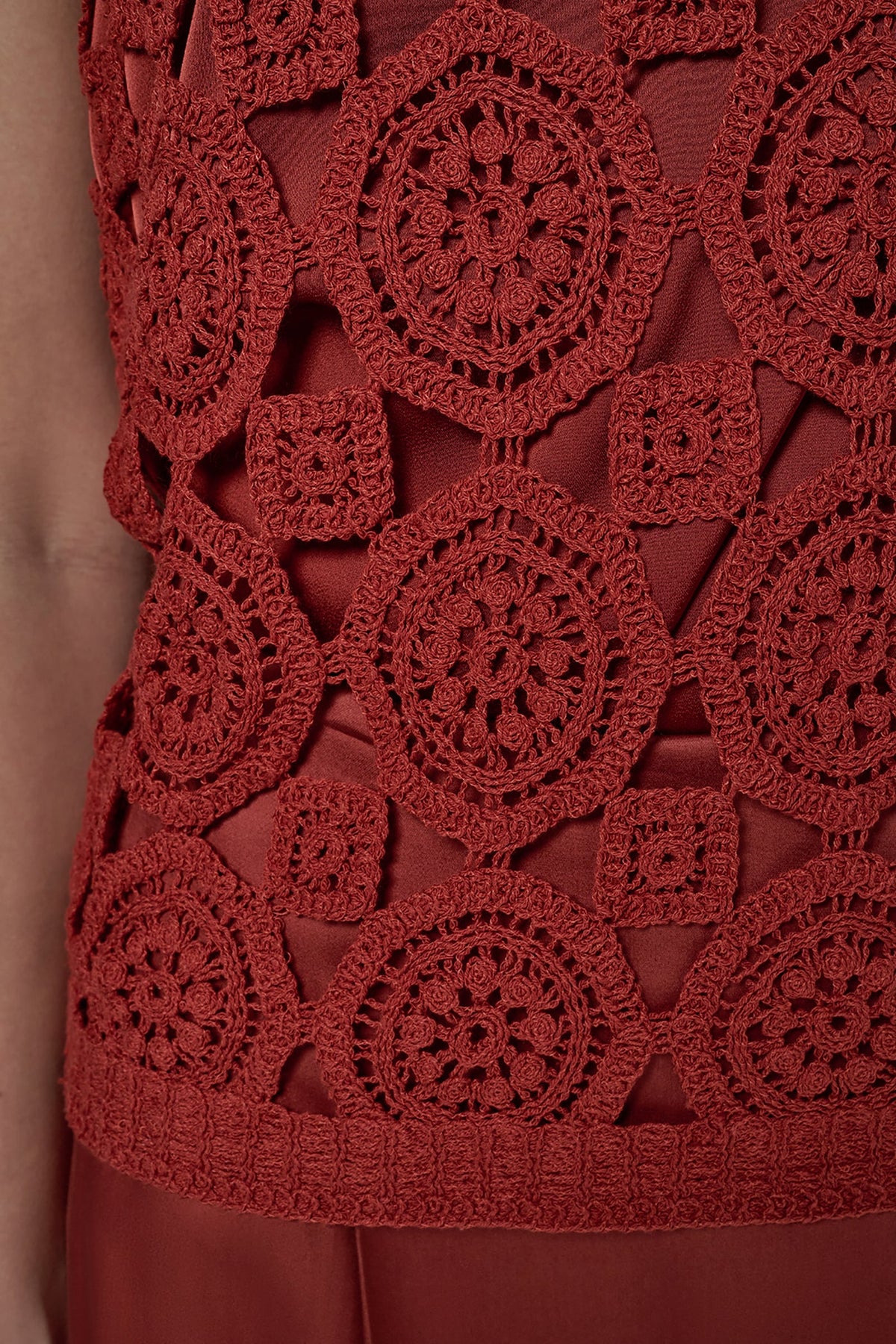 Donna Karan SLEEVELESS CROCHET SHELL