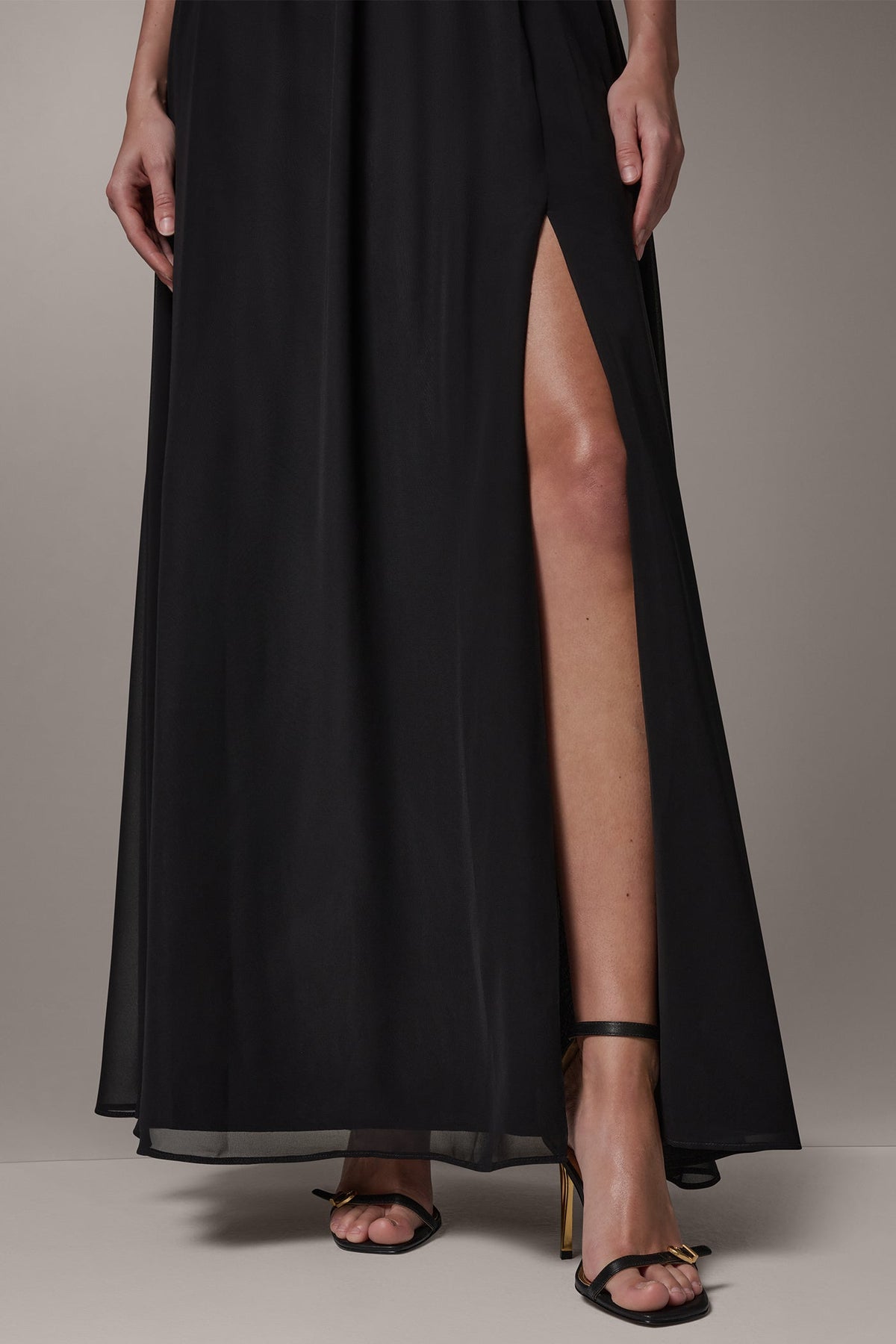 Donna Karan MIKADO AND CHIFFON STRAPLESS TWIST GOWN