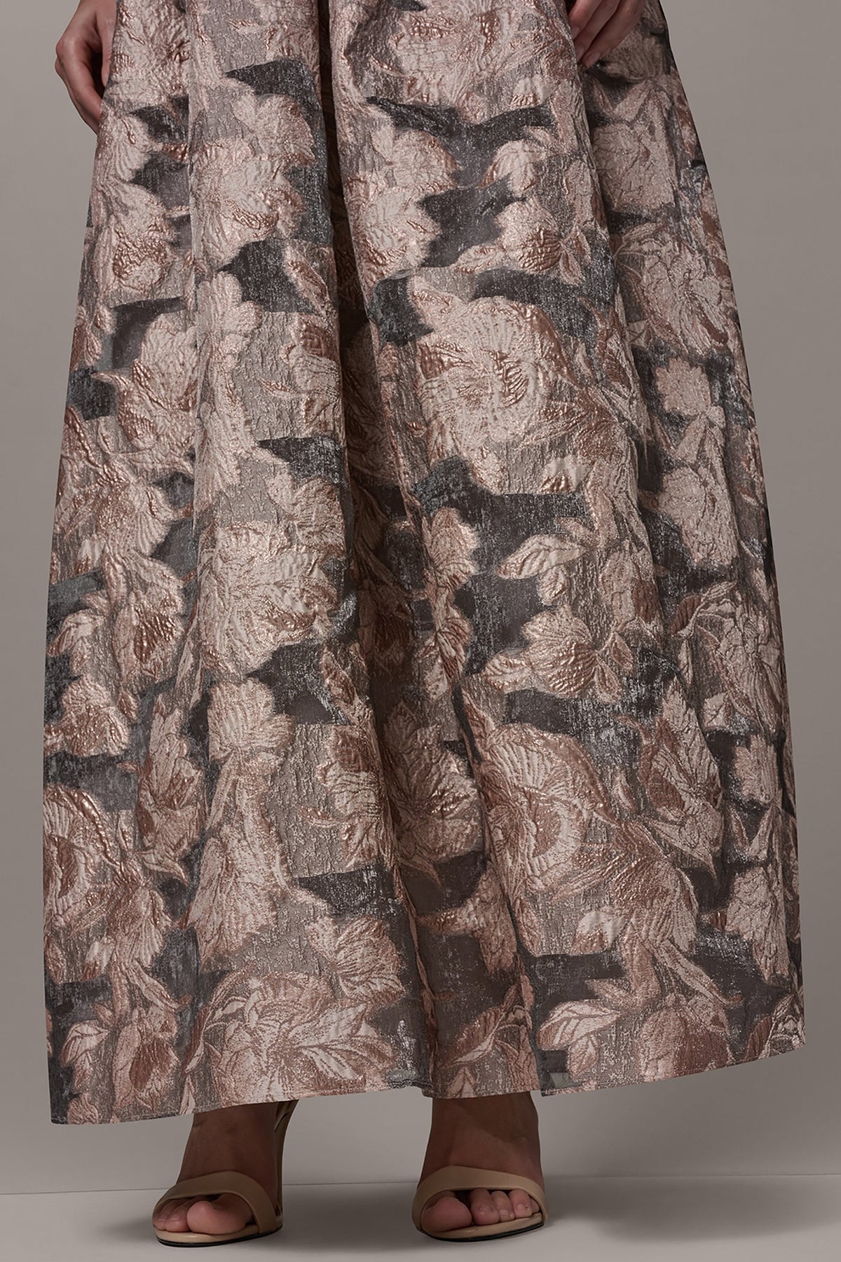 Donna Karan FLORAL-JACQUARD STRAPLESS BALL GOWN