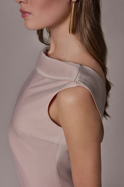 Donna Karan SATIN RUFFLE BACK GOWN