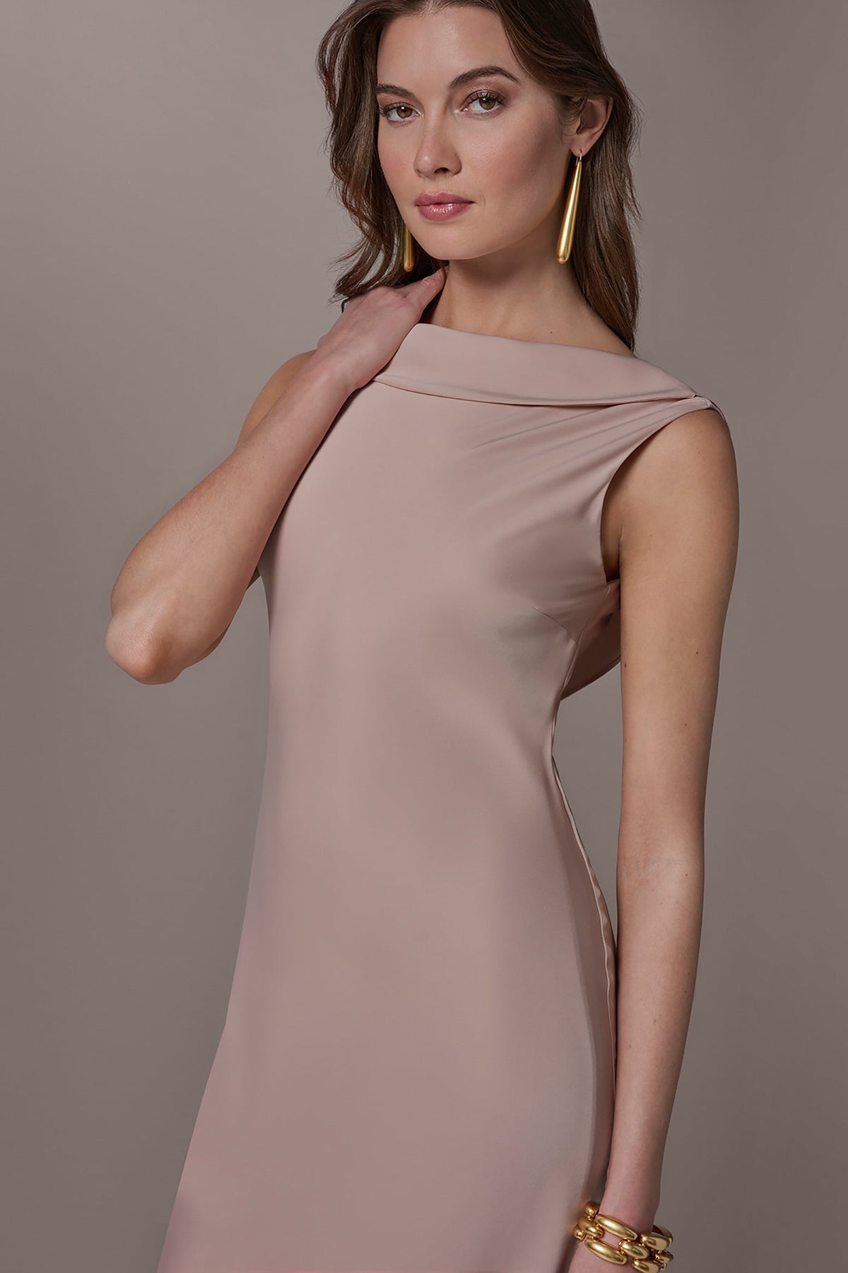 Donna Karan SATIN RUFFLE BACK GOWN