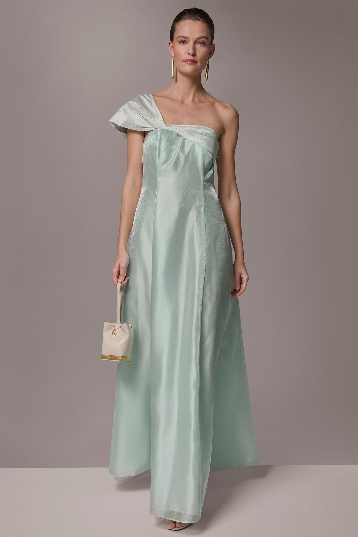 Donna Karan ORGANZA TWIST ONE-SHOULDER BALL GOWN