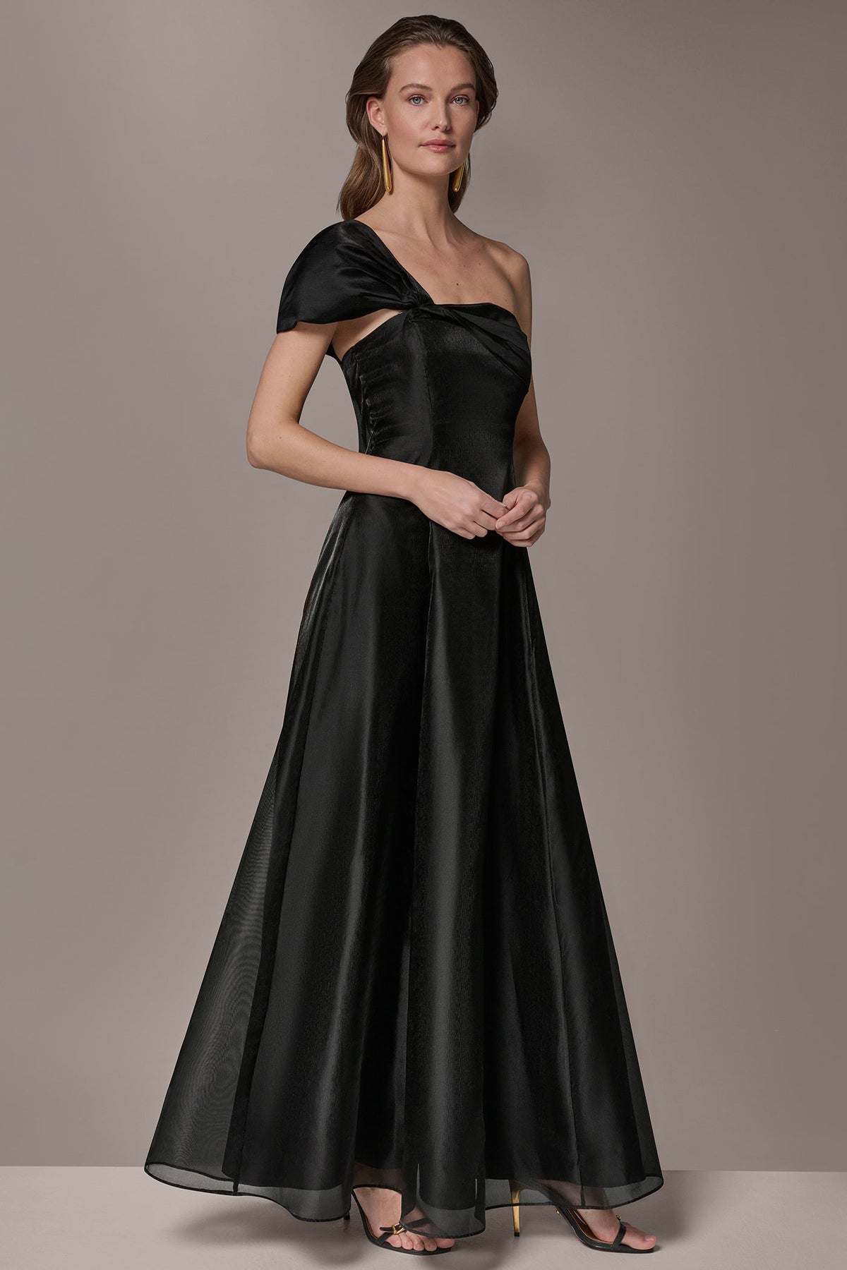 Donna Karan ORGANZA TWIST ONE-SHOULDER BALL GOWN