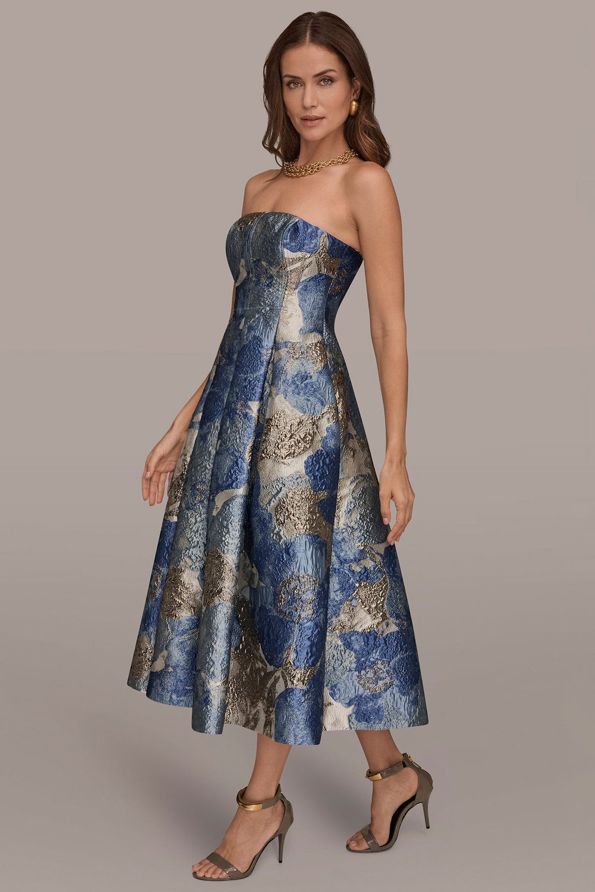 Donna Karan METALLIC FLORAL-JACQUARD SLEEVELESS MIDI GOWN