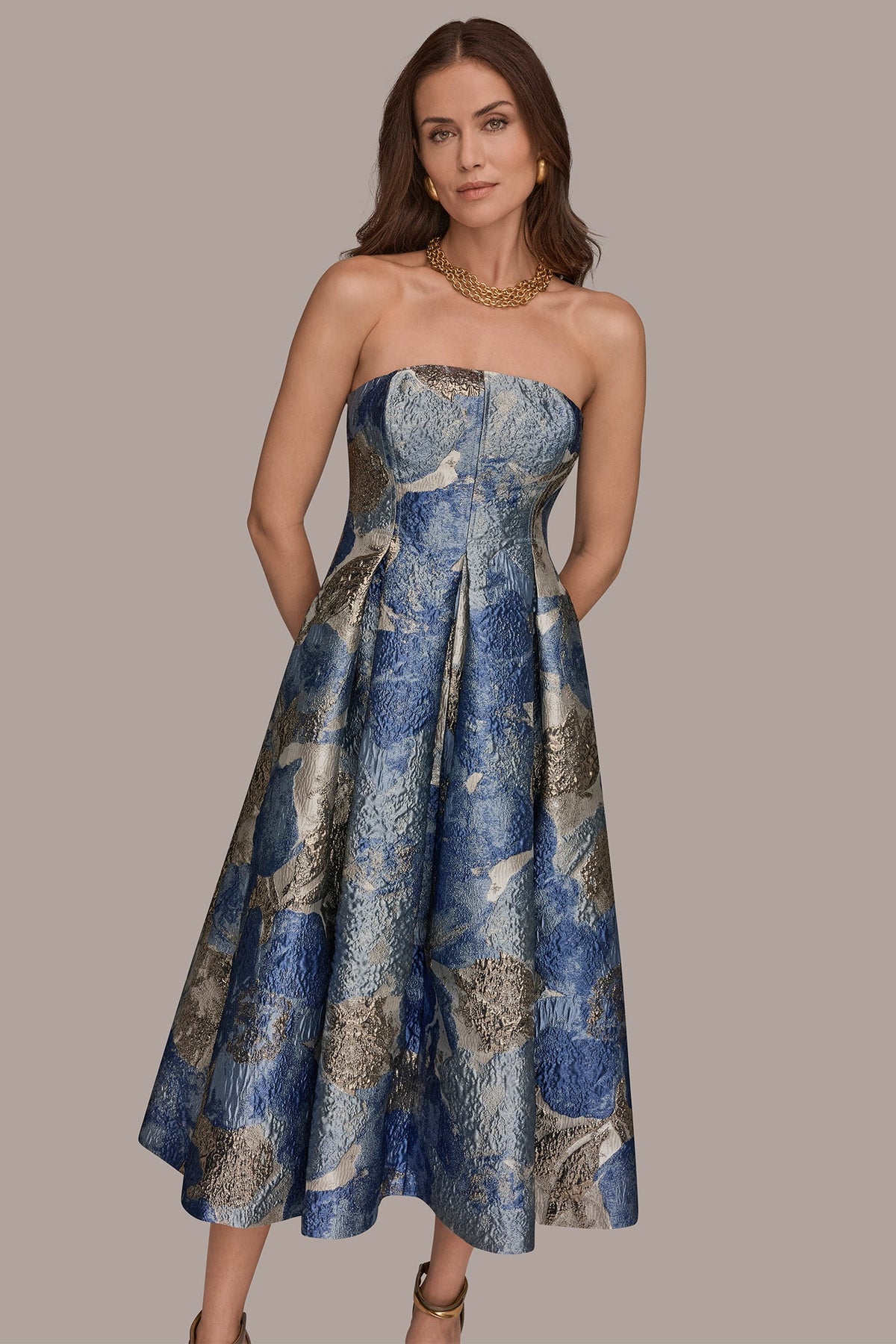 Donna Karan METALLIC FLORAL-JACQUARD SLEEVELESS MIDI GOWN