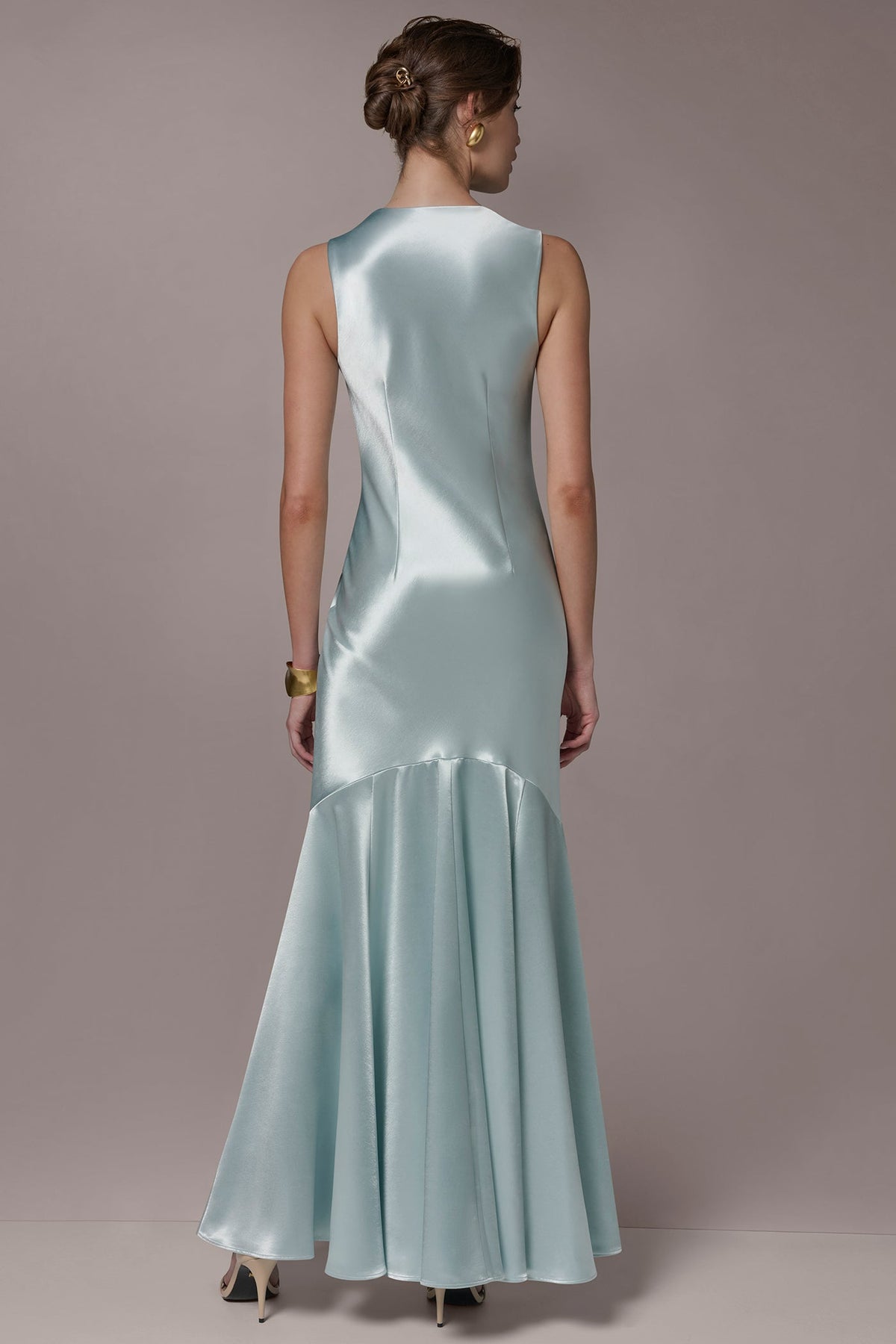 Donna Karan SLEEVELESS COWL-NECK GOWN