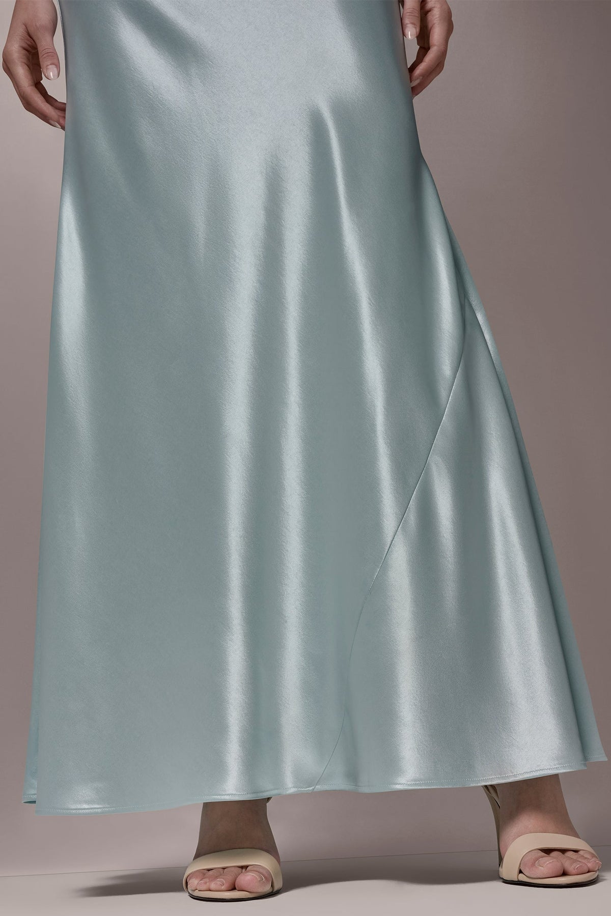 Donna Karan SLEEVELESS COWL-NECK GOWN