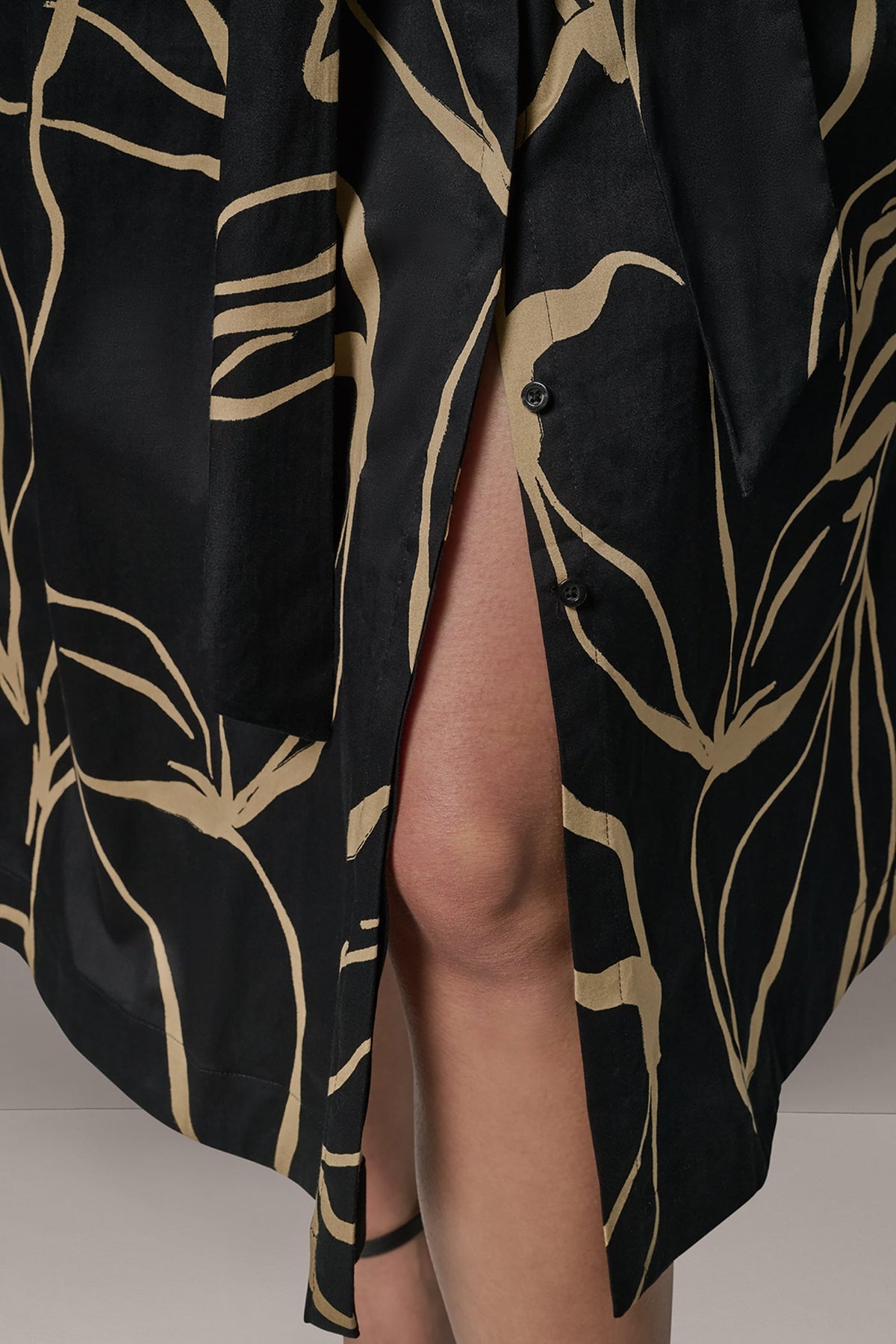 Donna Karan SLEEVELESS PRINT MIDI DRESS