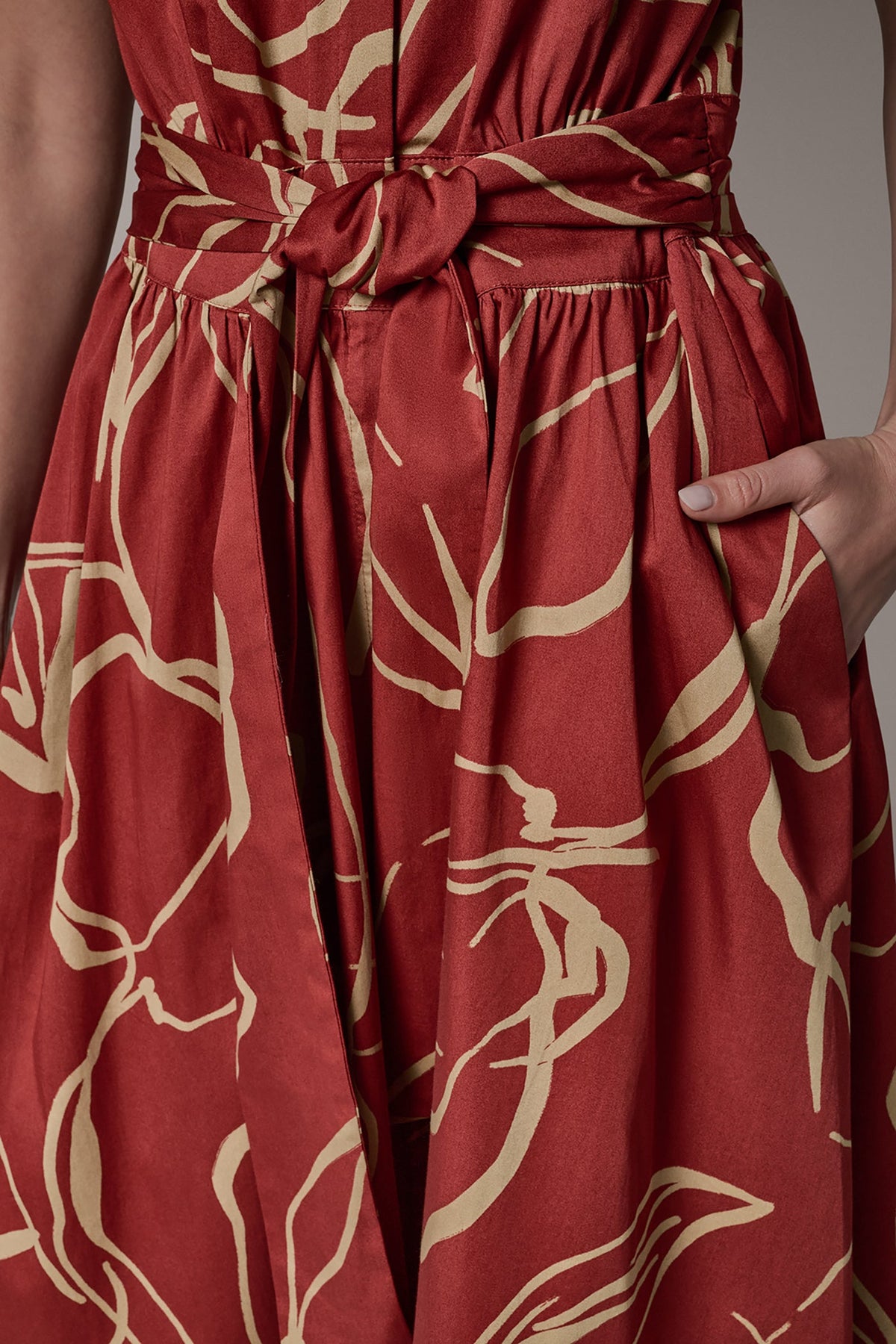 Donna Karan SLEEVELESS PRINT MIDI DRESS